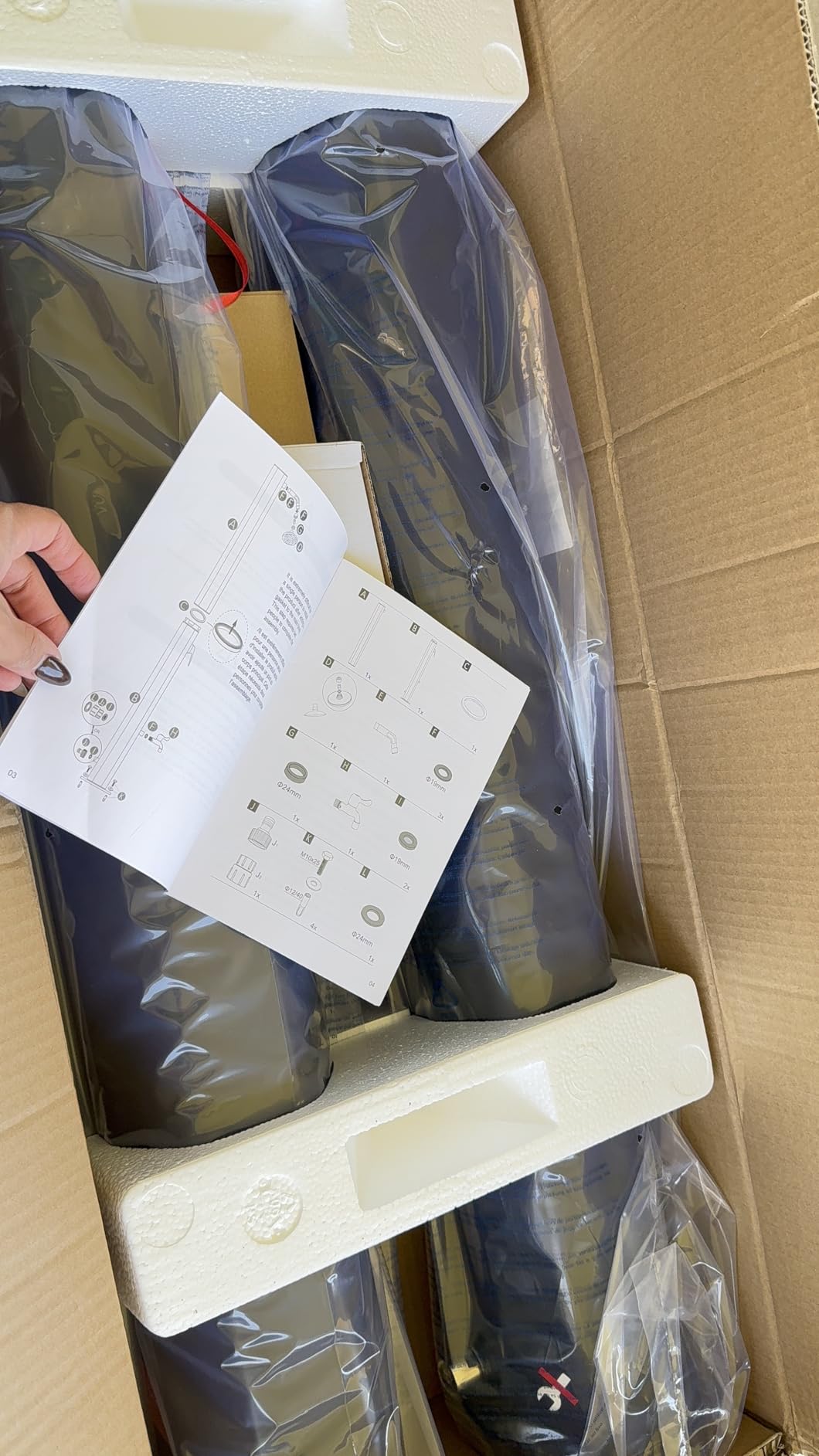 Goplus 9.3 Gallon Solar Heated Outdoor Shower, 7.2 FT Freestanding Garden Shower with 360° Swivel Shower Head, Foot Shower & Temperature Adjustment, for Poolside Backyard Beach (Black) - Customer Photo 1