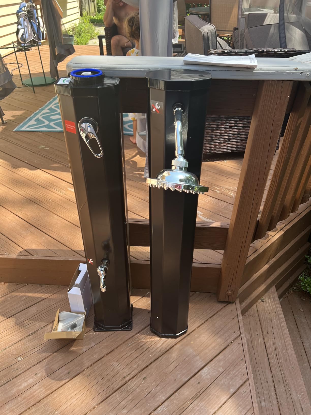 Goplus 9.3 Gallon Solar Heated Outdoor Shower, 7.2 FT Freestanding Garden Shower with 360° Swivel Shower Head, Foot Shower & Temperature Adjustment, for Poolside Backyard Beach (Black) - Customer Photo 2