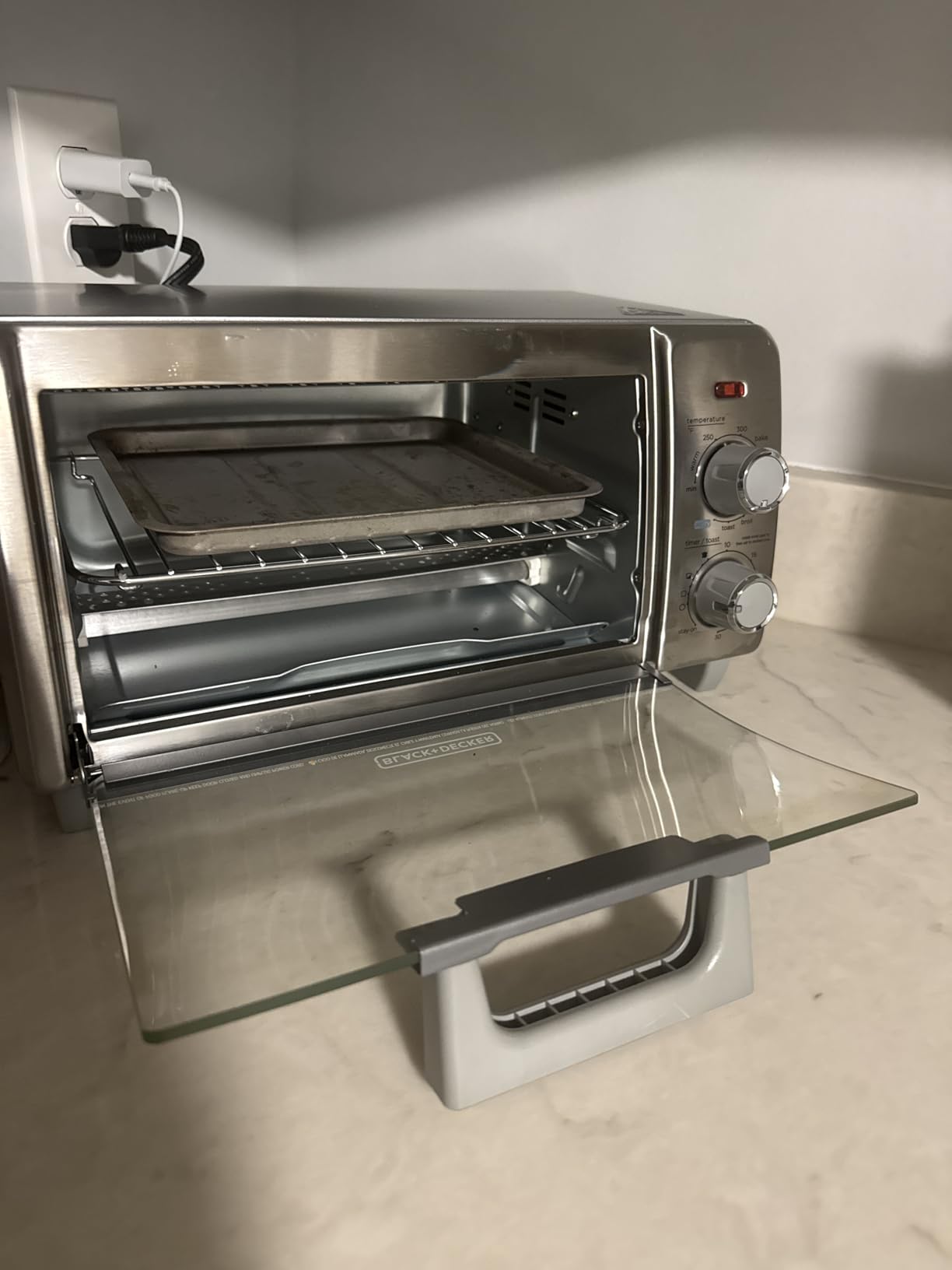 BLACK+DECKER Crisp 'N Bake Air Fry Countertop Convection Toaster Oven, Medium Capacity, 4-Slice, 5-in-1, Fits 9 BLACK+DECKER Crisp 'N Bake Air Fry Countertop Convection Toaster Oven, Medium Capacity, 4-Slice, 5-in-1, Fits 9