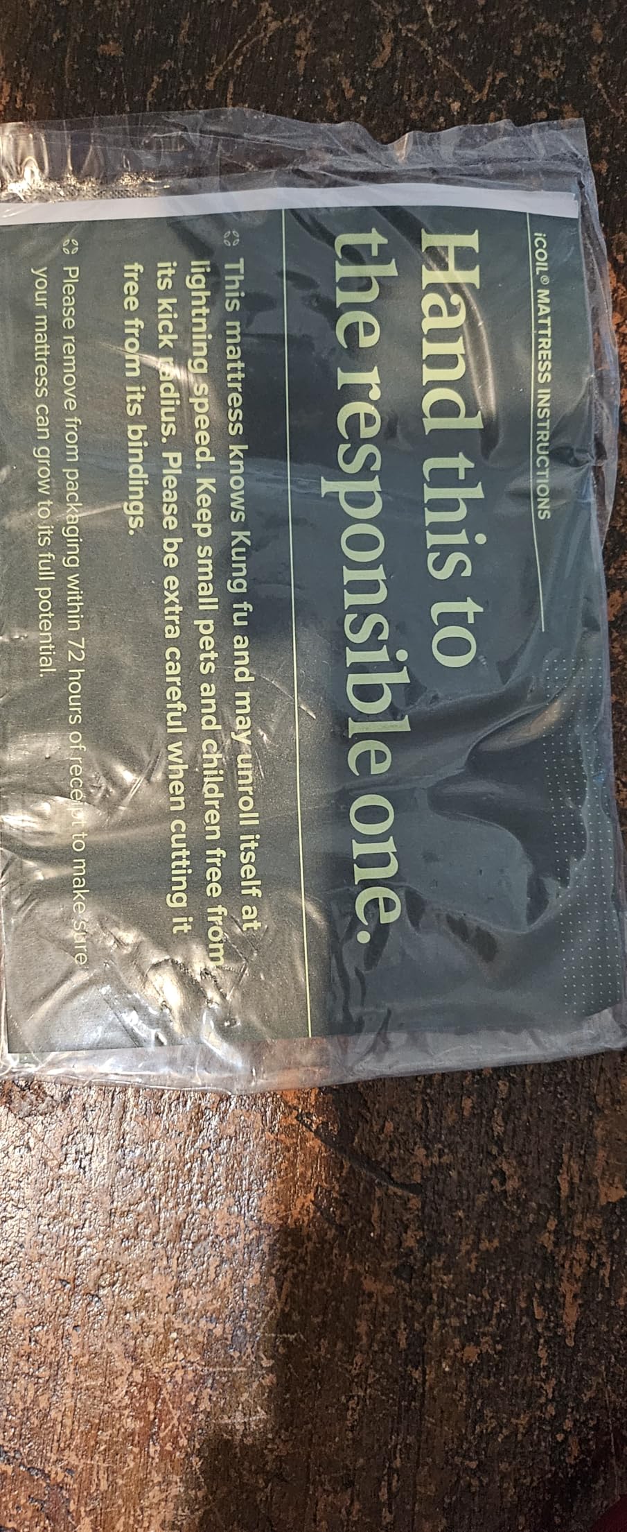 ZINUS 6 Inch Foam and Spring Hybrid Mattress [New Version], Twin XL, Fiberglass Free, Medium Firmness, Durable Support, Certified Safe Foams & Fabric, Mattress in A Box - Customer Photo 1