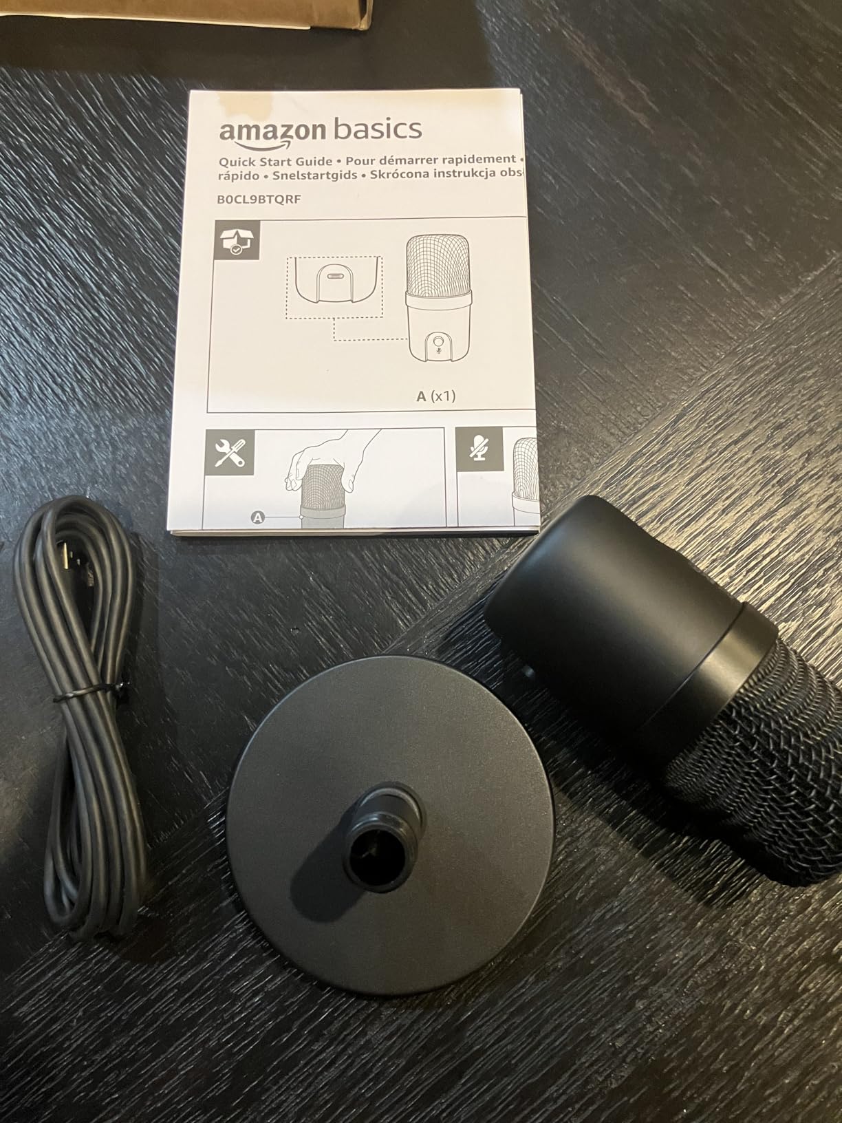 Amazon Basics USB Condenser Microphone for Streaming, Recording, and Podcasting on PC, Plug and Play, Cardioid Pickup, Adjustable Stand with 360 Degree Rotation, 5.8 x 3.4 inches, Black - Customer Photo 2