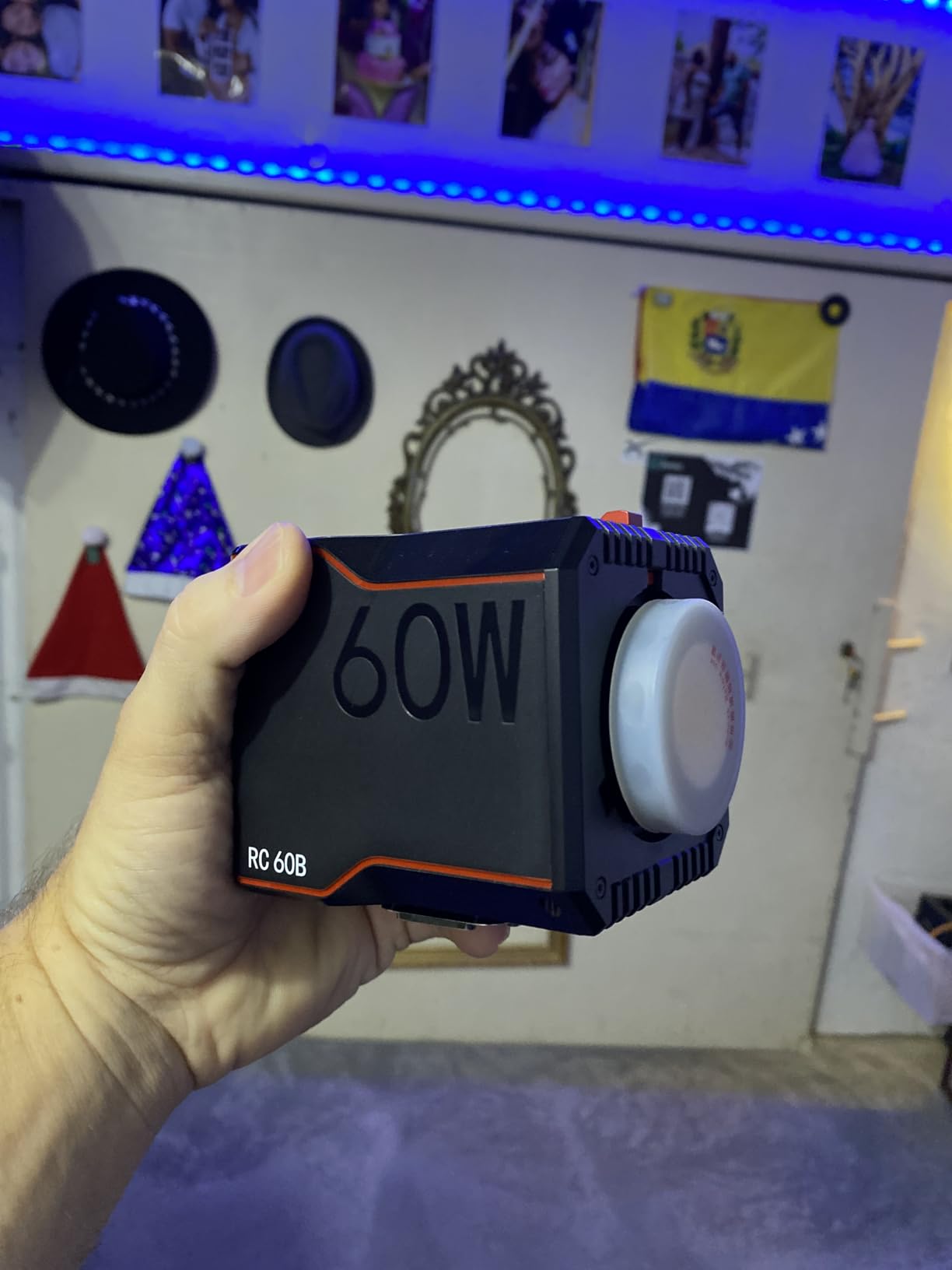 SmallRig RC 60B COB Video Light, 49Wh Battery 45min Runtime, 63W 11200lux CRI 97+ Bicolor LED Video Light, Portable Palm-Sized Continuous Output Light, for Photography/Video/Studio, Mobile Version - Customer Photo 1