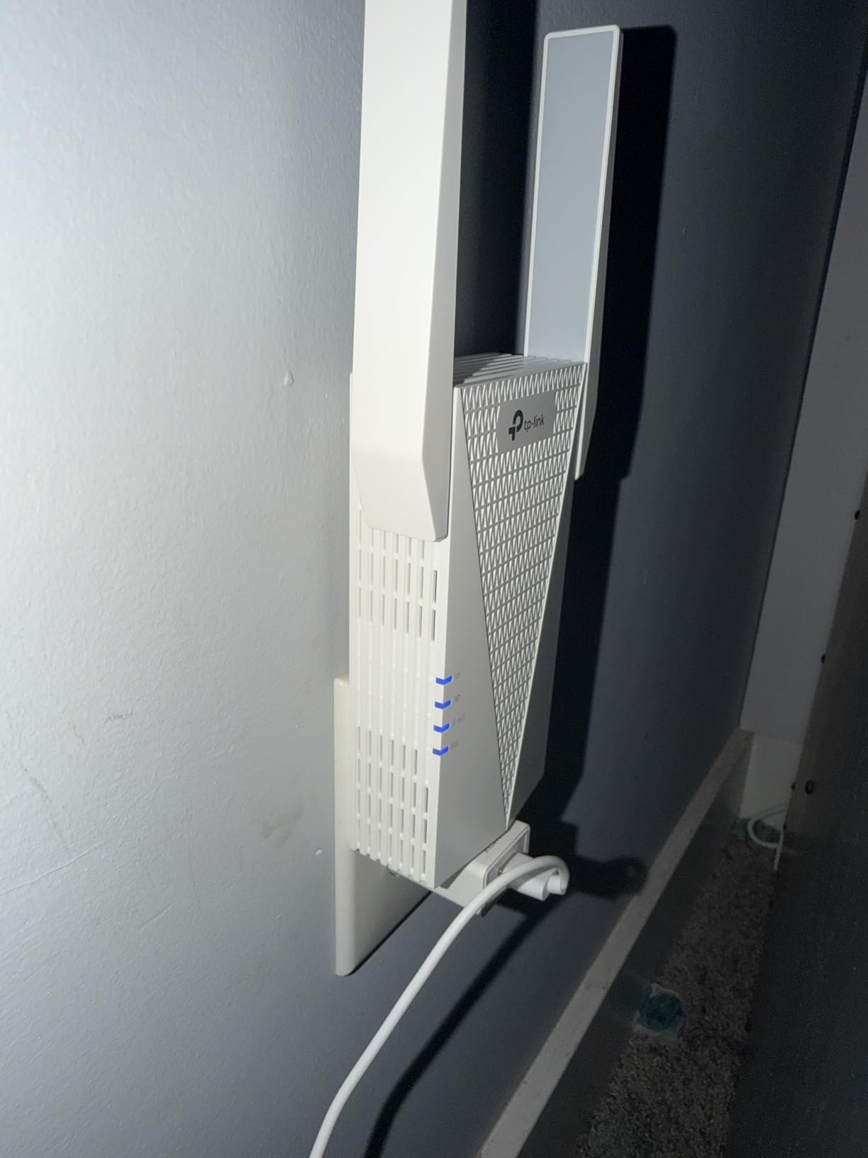 TP-Link RE615X AX1800 WiFi 6 Range Extender w/Ethernet Port | 1.8G Dual-Band Wireless Repeater Amplifier | Up to 2100 Sq. Ft., 64 Devices | Internet Signal Booster | APP Setup | EasyMesh Compatible - Customer Photo 1