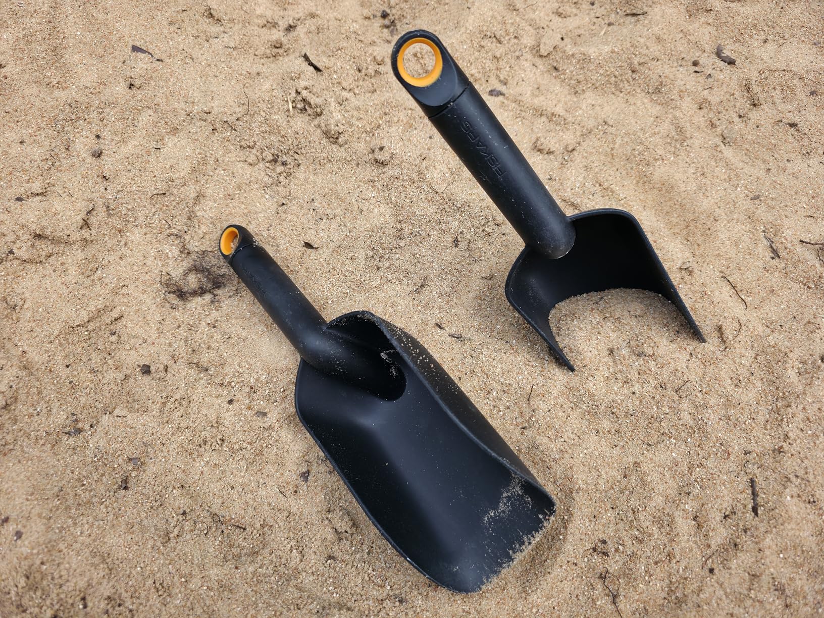 Fiskars Garden Tool Caddy with Removable Small Tool Storage for Indoor and Outdoor Gardening Use, Made with Recycled Plastic - Customer Photo 1