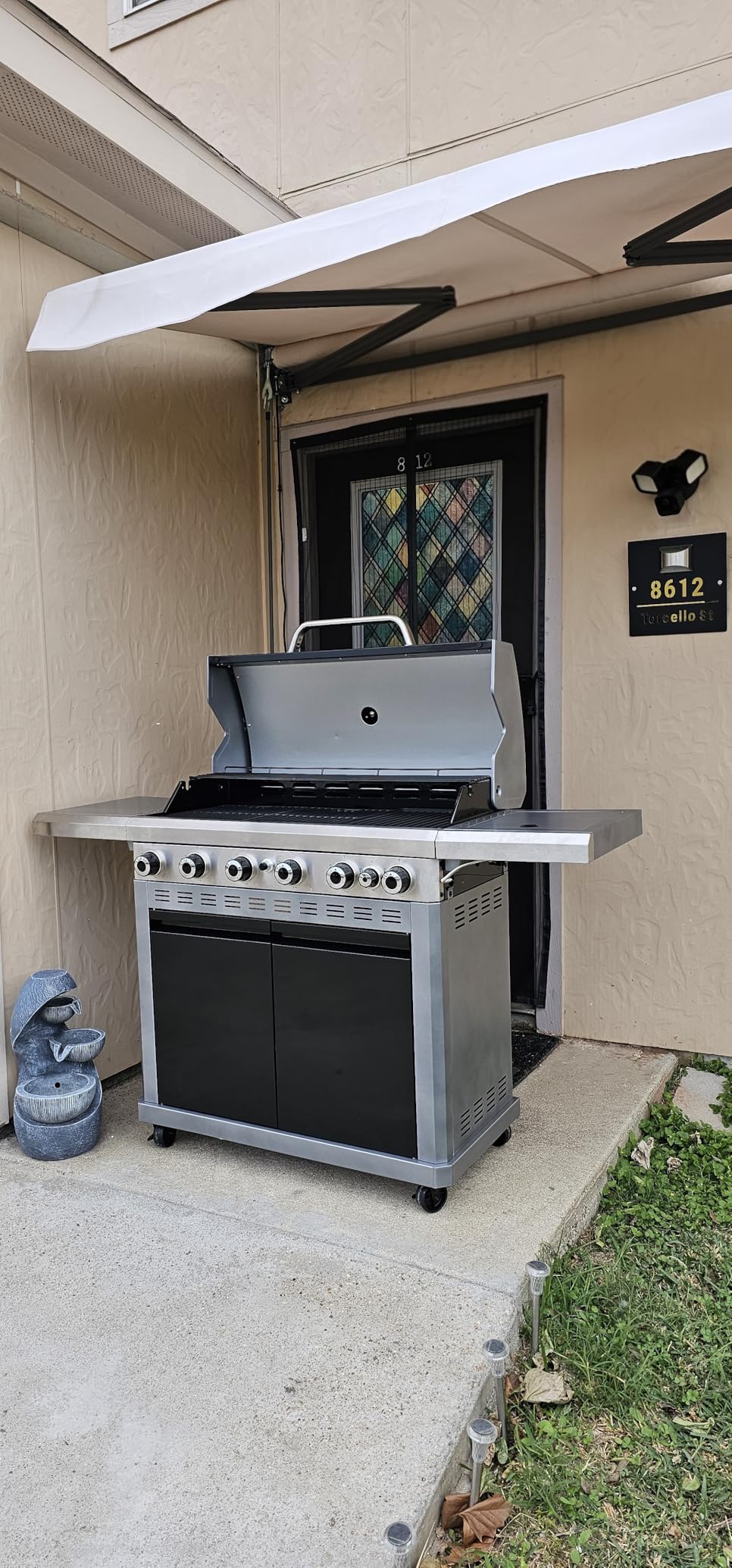 Captiva Designs 4-Burner Propane Gas BBQ Grill with Side Burner & Porcelain-Enameled Cast Iron Grates, 46,700 BTU Output for Outdoor Cooking Kitchen and Patio Backyard Barbecue, Black Customer Review Captiva Designs 4-Burner Propane Gas BBQ Grill with Side Burner & Porcelain-Enameled Cast Iron Grates, 46,700 BTU Output for Outdoor Cooking Kitchen and Patio Backyard Barbecue, Black - Customer Photo 2