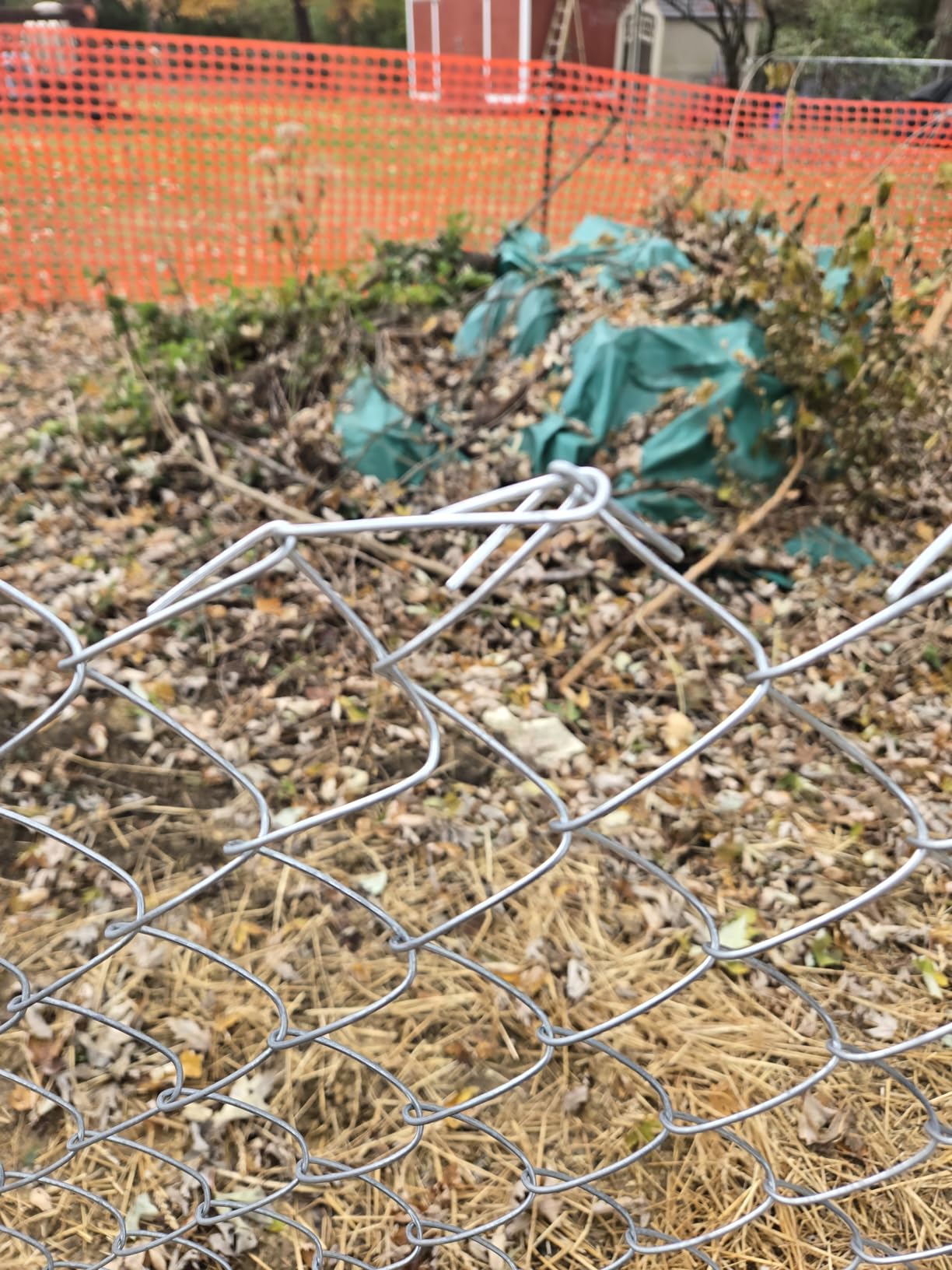 ALEKO Galvanized Steel Chain Link Fence | Complete Kit | 5 x 50 Feet | 11.5 AW Gauge | Silver | KITCLF115G5X50 - Customer Photo 3