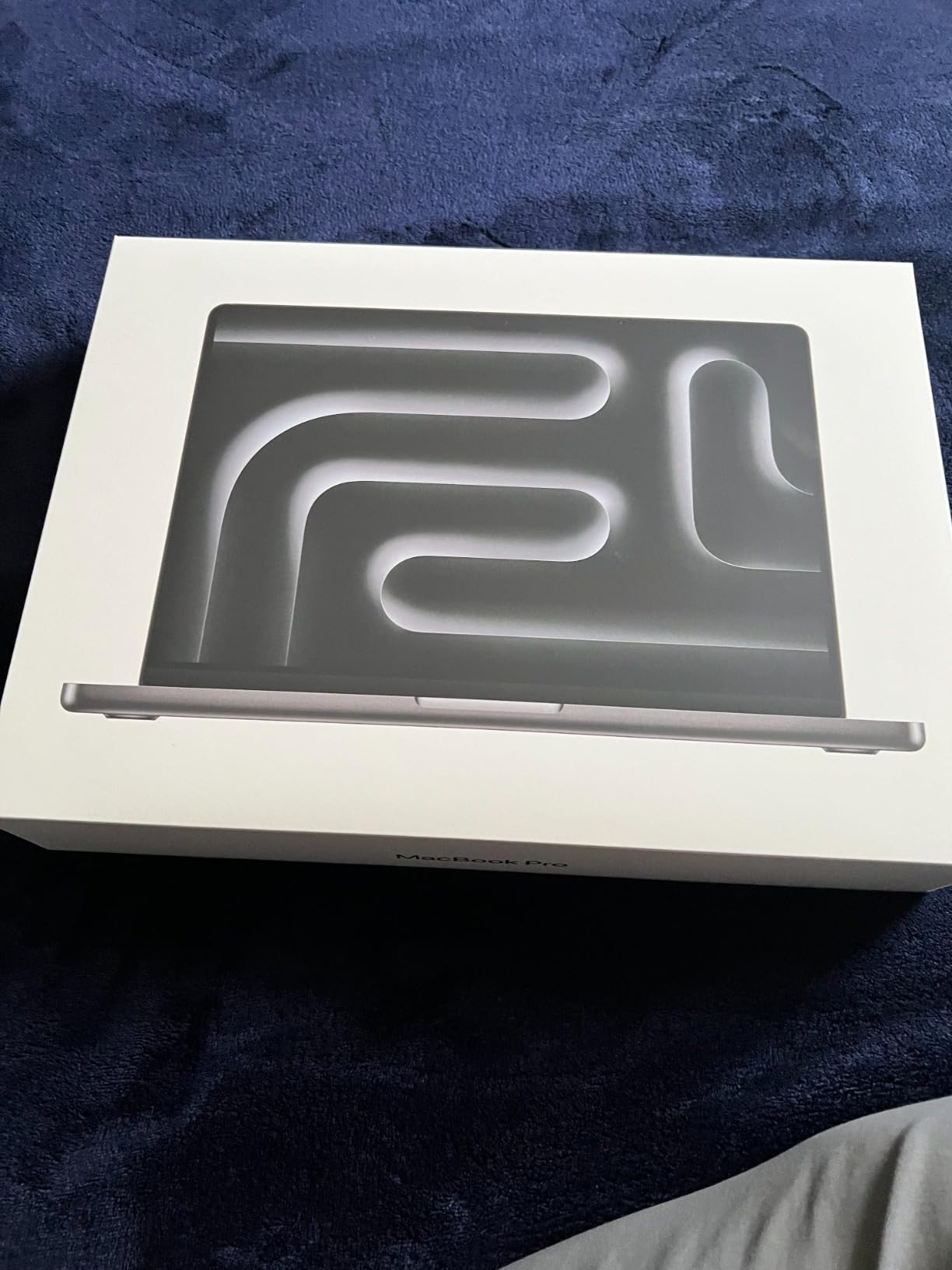 Apple 2023 MacBook Pro Laptop M3 Pro chip with 11-core CPU, 14-core GPU: Built for Apple Intelligence, 14.2-inch Liquid Retina XDR Display, 18GB Unified Memory, 512GB SSD Storage; Space Black - Customer Photo 1