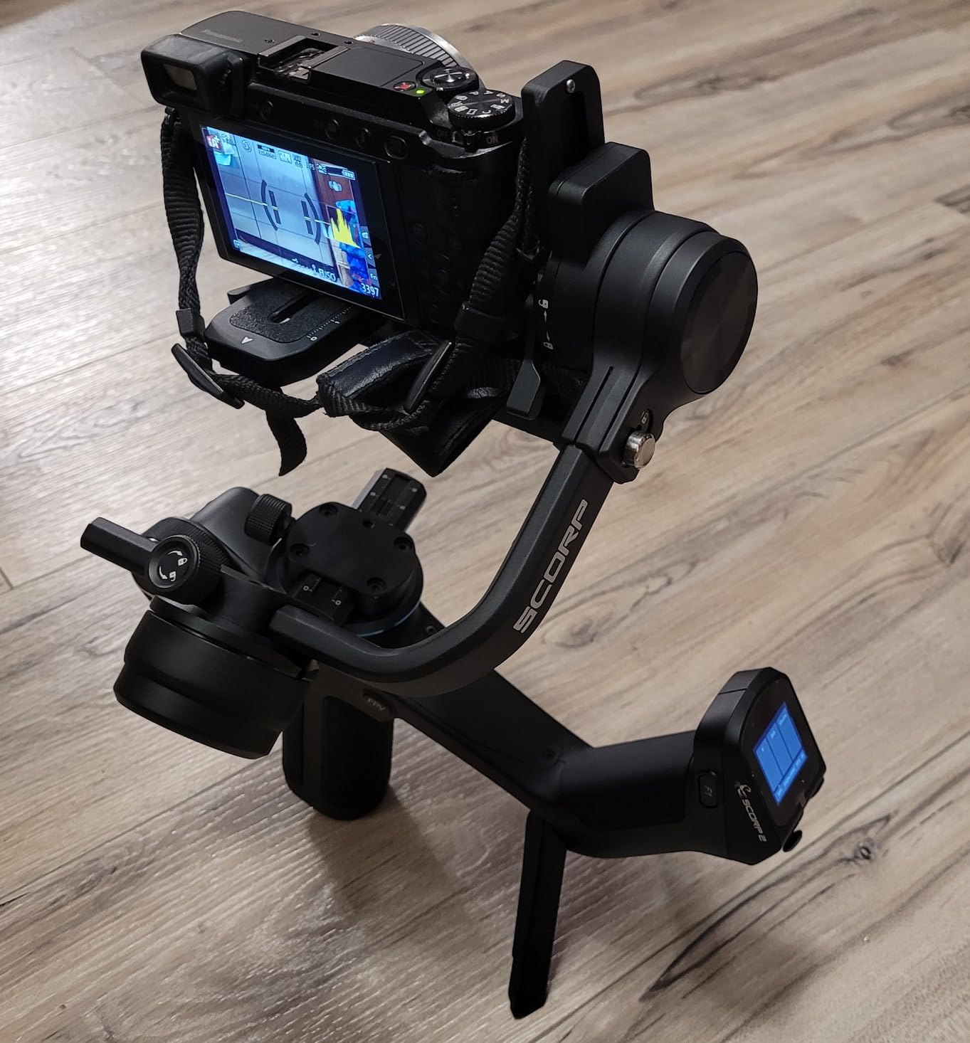 FeiyuTech SCORP 2 Gimbal Stabilizer for DSLR and Mirrorless Camera, Integrated Al Tracking Sensor, 3-Axis Camera Stabilizer for Sony Canon Panasonic Nikon, 2.5kg Payload Touch Screen Vertical Shooting - Customer Photo 1