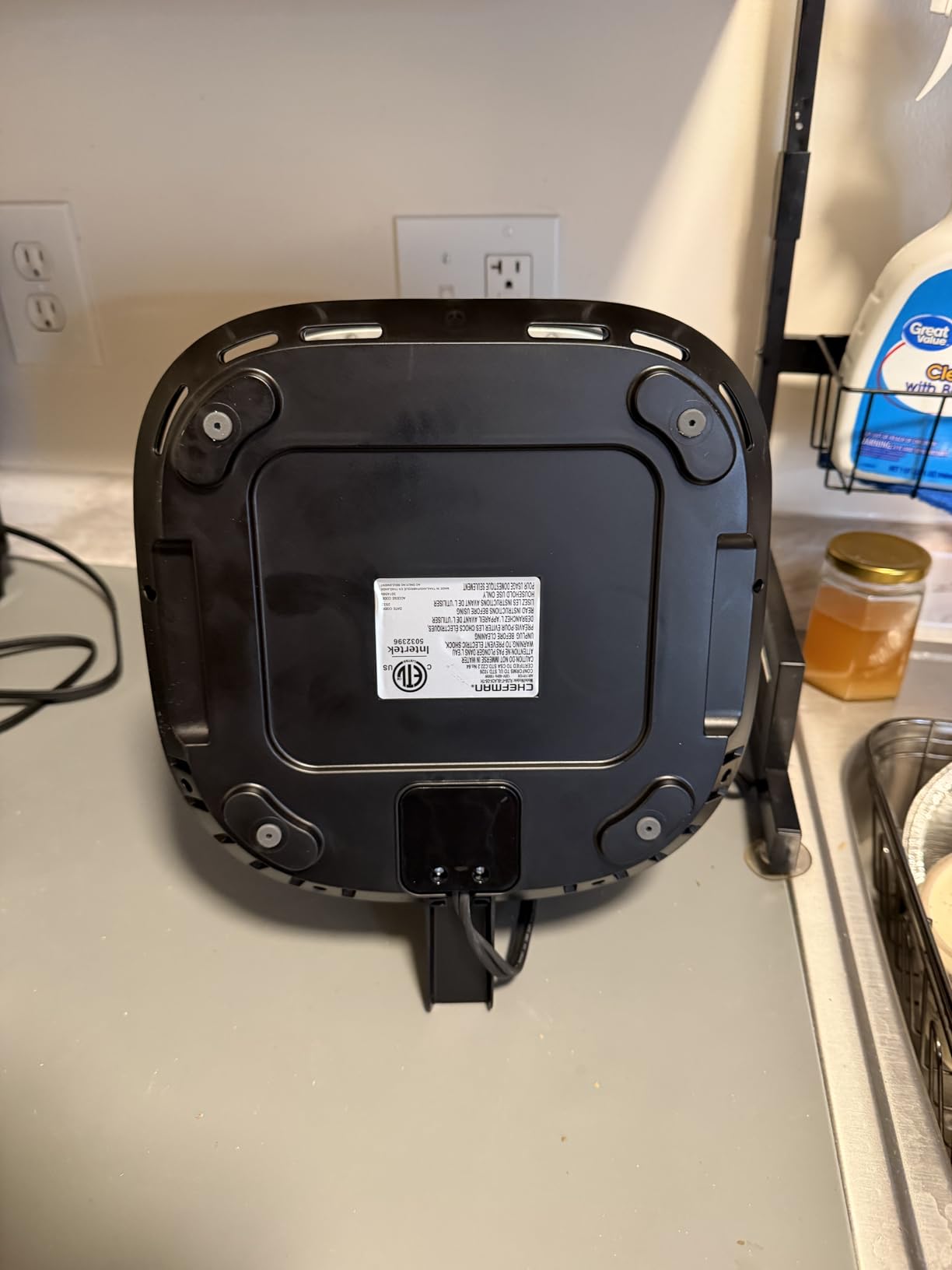 Chefman Air Fryer – 6 QT Compact Airfryer for Quick & Easy Meals in Minutes, Features Hi-Fry Technology for Extra Crisp, Touchscreen Controls with 4 Presets, Nonstick & Dishwasher Safe Basket - Black - Customer Photo 1