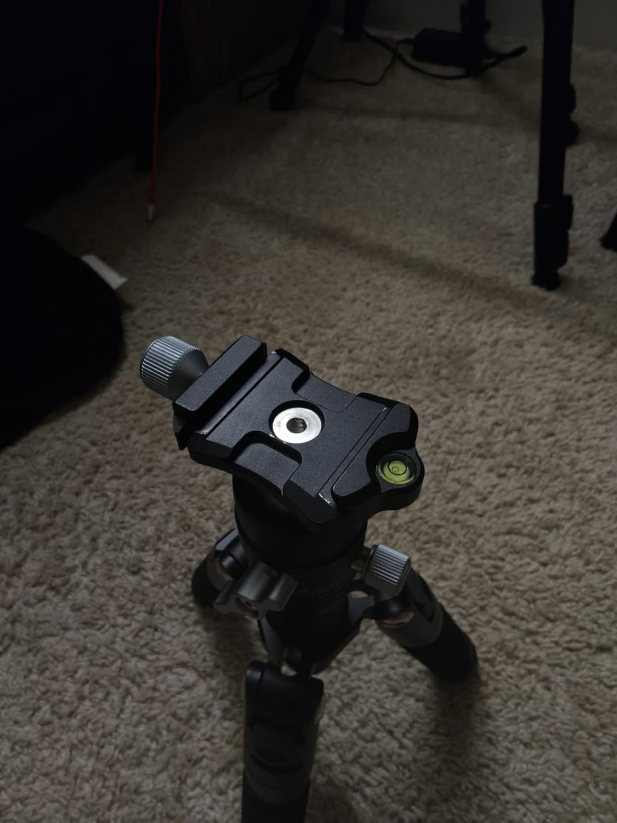 SmallRig VT-20 Aluminum Mini Tripod, 20 Desktop Tripod with 360 Ball Head Customer Review SmallRig VT-20 Aluminum Mini Tripod, 20 Desktop Tripod with 360 Ball Head - Customer Photo 1