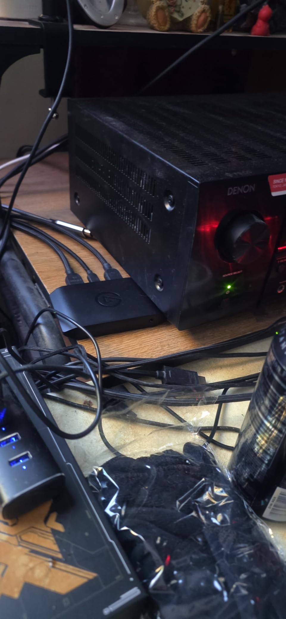 Elgato 4K X – Capture Up to 4K144 with Ultra-Low Latency on PS5|Pro, Xbox Series X|S, Nintendo Switch 2, OBS and More, HDMI 2.1, VRR, HDR10, USB 3.2 Gen 2, for Streaming & Recording, PC|Mac|iPad - Customer Photo 1