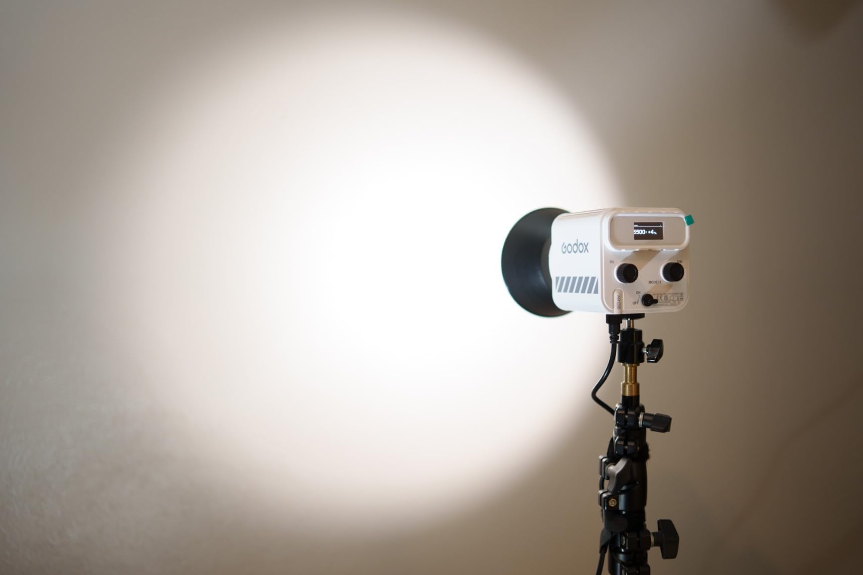 Godox ML60IIBi 70W Bi-Color COB LED Video Light, 2800K-6500K CRI 96+/TLCI 97+, Built-in 11 Lighting Effects, App Control Photography Lighting - Customer Photo 1