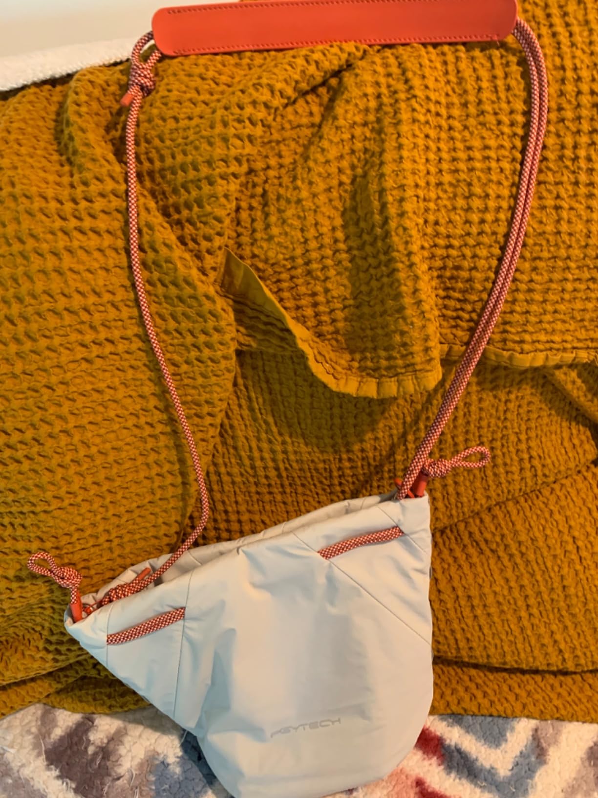 PGYTECH OneGo Drawstring Small Camera Bag, Soft Cute Camera Pouch Handbag compatible with Mirrorless Cameras/Nikon/Canon/Sony/Fuji Camera Case Customer Review PGYTECH OneGo Drawstring Small Camera Bag, Soft Cute Camera Pouch Handbag compatible with Mirrorless Cameras/Nikon/Canon/Sony/Fuji Camera Case - Customer Photo 2