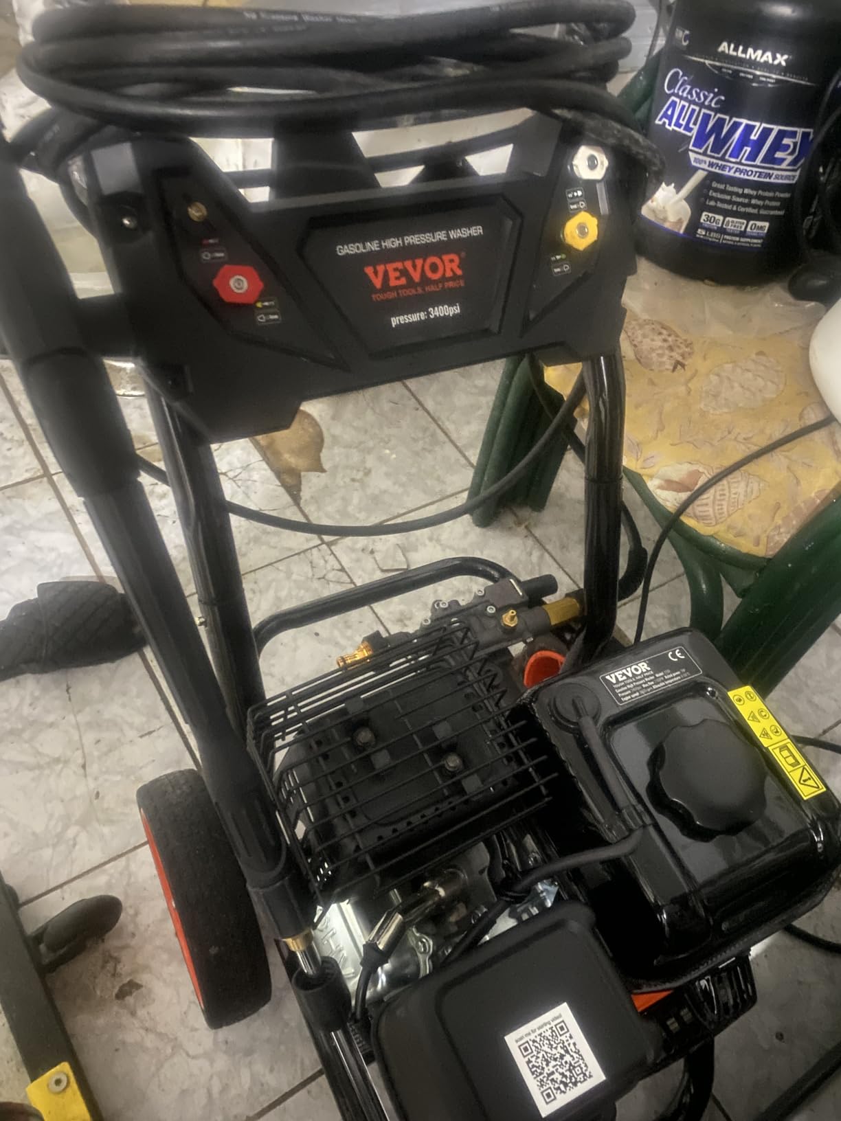 VEVOR Gas Pressure Washer, 4400 PSI 4.0 GPM, Gas Powered Pressure Washer with Copper Pump, Spray Gun and Extension Wand, 5 Quick Connect Nozzles, for Cleaning Cars, Homes, Driveways, Patios - Customer Photo 1