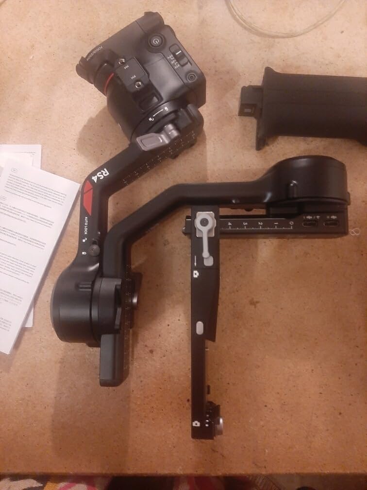 DJI RS 4, 3-Axis Gimbal Stabilizer for DSLR and Mirrorless Cameras, 2nd-Gen Native Vertical Shooting Customer Review DJI RS 4, 3-Axis Gimbal Stabilizer for DSLR and Mirrorless Cameras, 2nd-Gen Native Vertical Shooting - Customer Photo 4