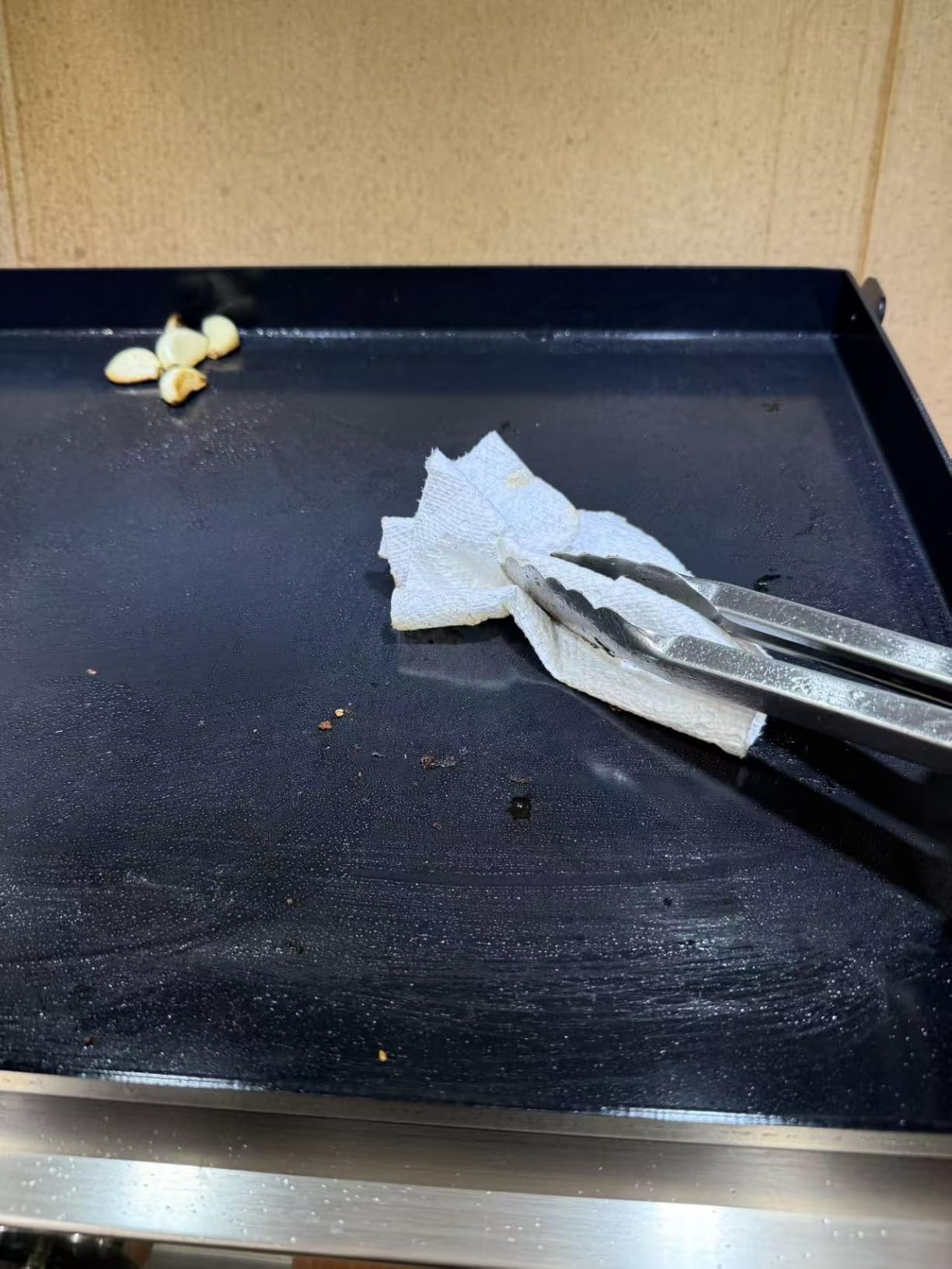 Captiva Designs 27 in Flat Top Griddle Grill with Ceramic Coated Cast Iron Pan, 3-Burner Propane Gas - Customer Photo 1