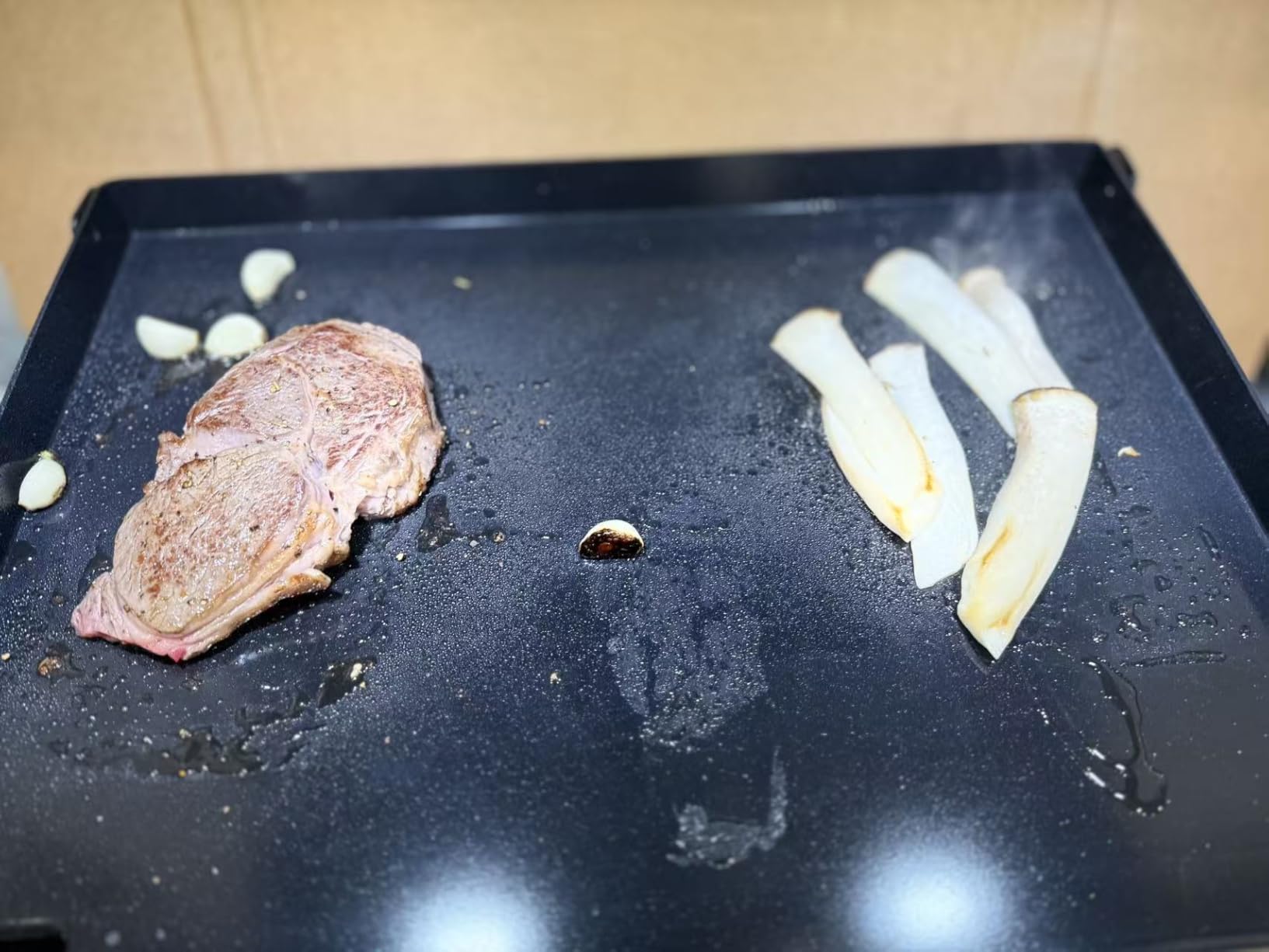 Captiva Designs 27 in Flat Top Griddle Grill with Ceramic Coated Cast Iron Pan, 3-Burner Propane Gas - Customer Photo 2