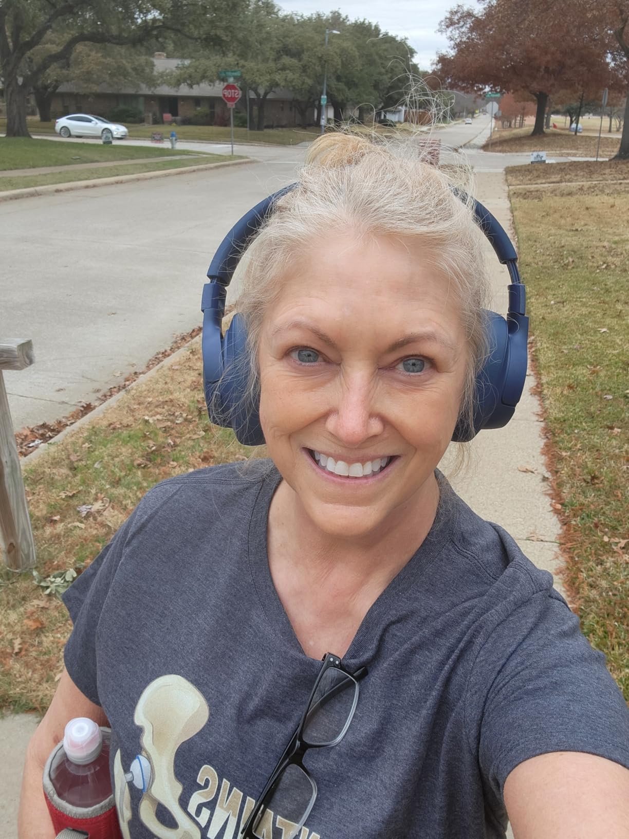 JBL Tune 720BT - Wireless Over-Ear Headphones with JBL Pure Bass Sound, Bluetooth 5.3, Up to 76H Battery Life and Speed Charge, Lightweight, Comfortable and Foldable Design (Black) - Customer Photo 1