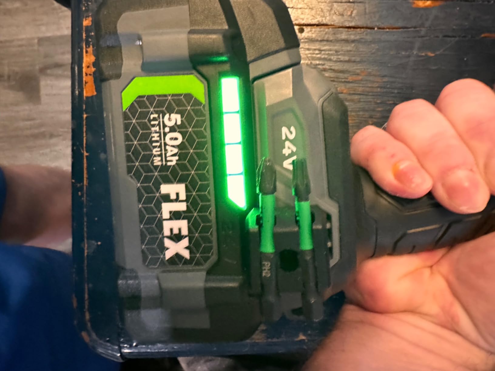 FLEX 24V Brushless Cordless 6-Tool Combo Kit with Premium Batteries Customer Review FLEX 24V Brushless Cordless 6-Tool Combo Kit with Premium Batteries - Customer Photo 2