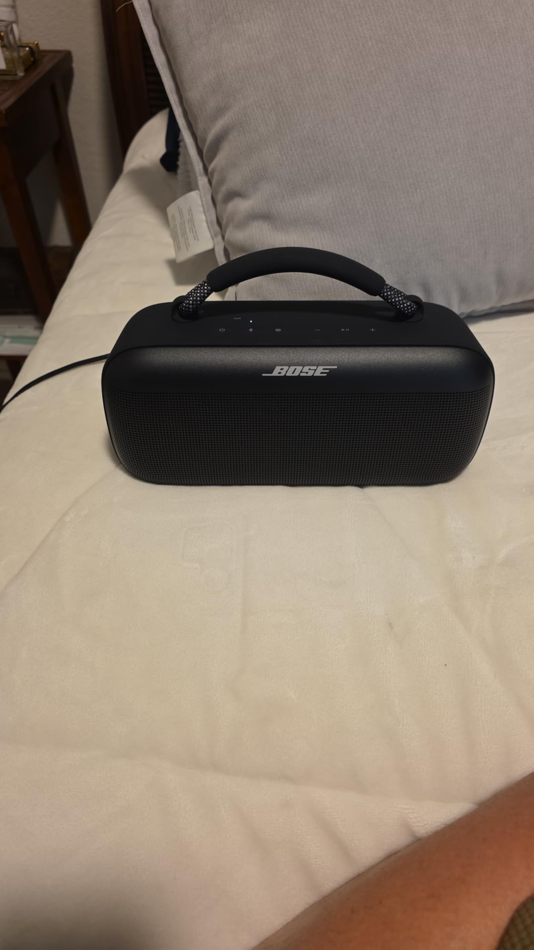 Bose SoundLink Max Bluetooth Speaker - Portable Wireless Party Speaker, IP67 Waterproof, Rope Handle, Up to 20 Hours of Playtime, USB-C, Built-in 3.5mm AUX Input, Black - Customer Photo 1