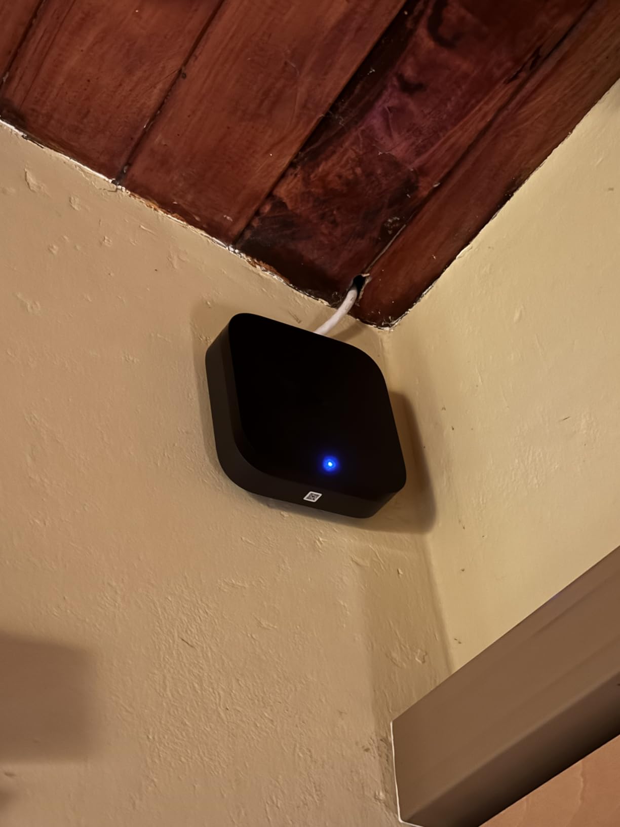 Aqara Smart Home Hub M3 for Advanced Automation, Matter Controller, Thread Border Router, Features Zigbee, Bluetooth, Wi-Fi, PoE, IR, Supports Alexa, Apple HomeKit, SmartThings, Home Assistant, IFTTT - Customer Photo 2