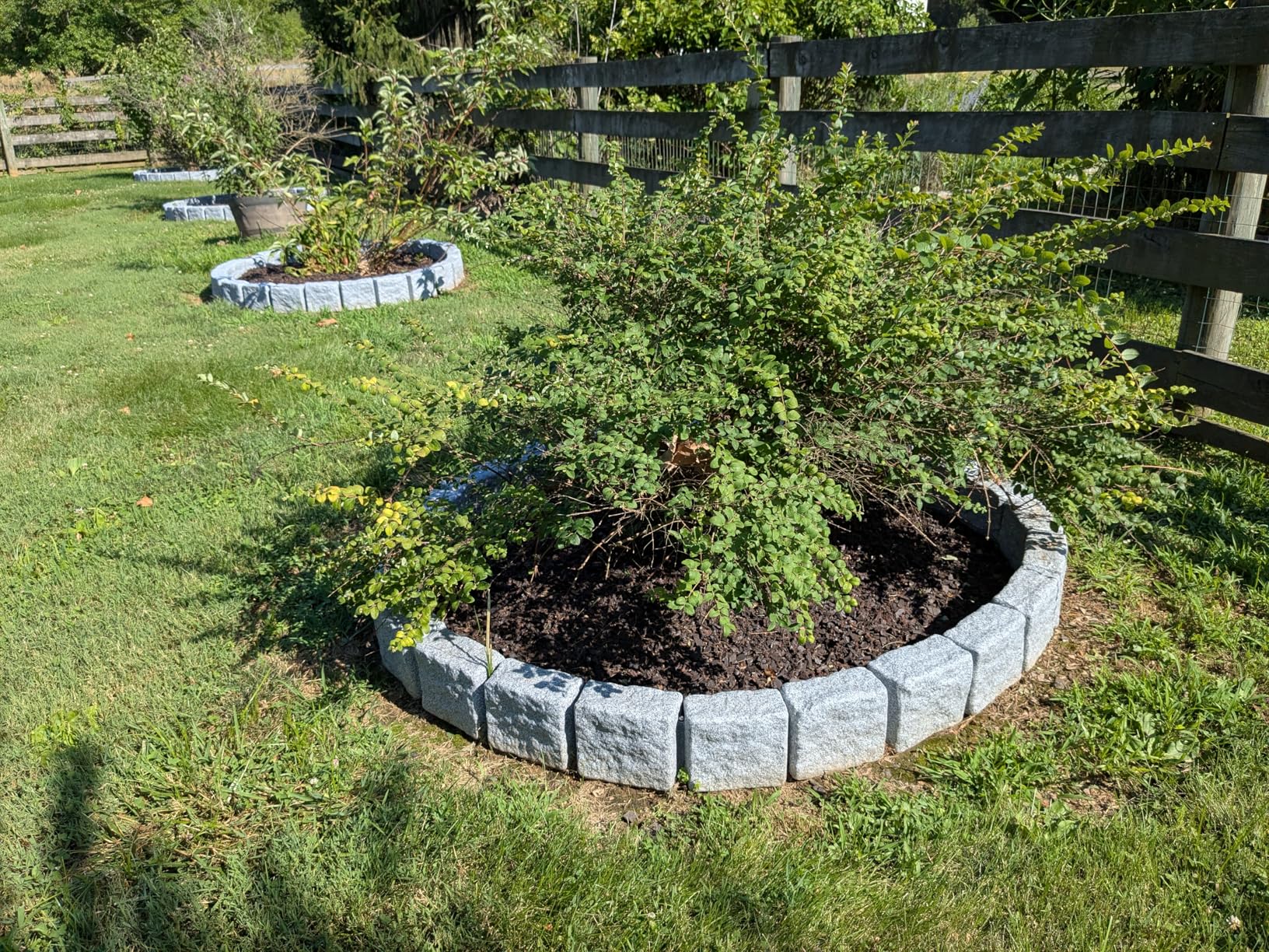 Beuta Landscape Edging | Garden Edging Border | Faux Stone Block XL for Lawn Edging, Flower Beds & Yard Edging – 1 Pack | Each Section Has 6 Blocks 48