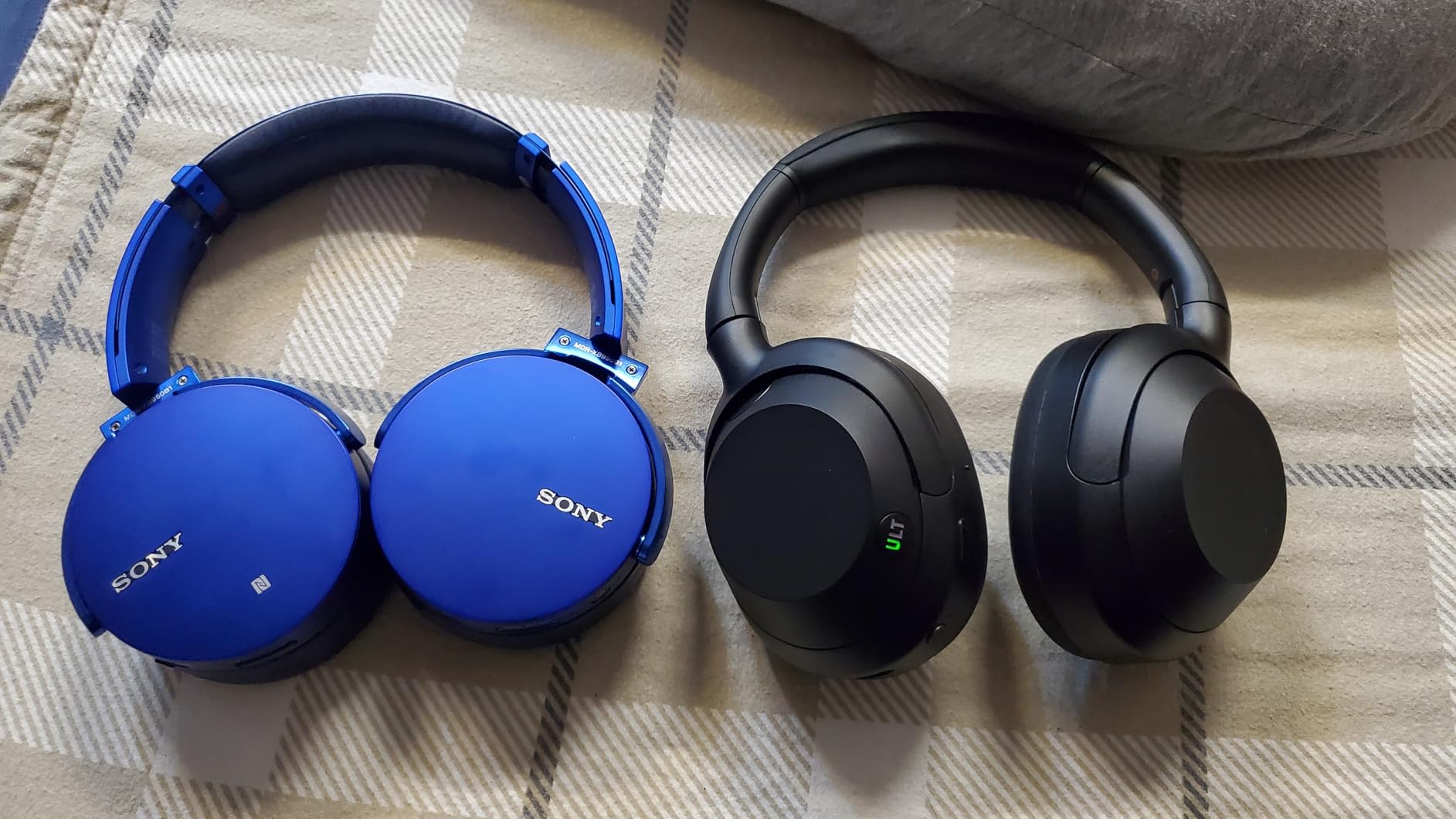 Sony ULT WEAR Over-Ear Noise Canceling Bluetooth Headphones with Alexa Built-in, Comfortable Design, 30-Hour Battery, Massive Bass, & Signature Noise Canceling Found in 1000X Series, Black - Customer Photo 1