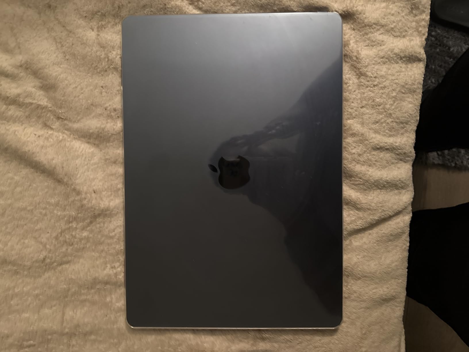 Apple 2024 MacBook Air 15-inch Laptop with M3 chip: Built for Apple Intelligence, 15.3-inch Liquid Retina Display, 16GB Unified Memory, 512GB SSD Storage, Backlit Keyboard, Touch ID; Midnight - Customer Photo 1