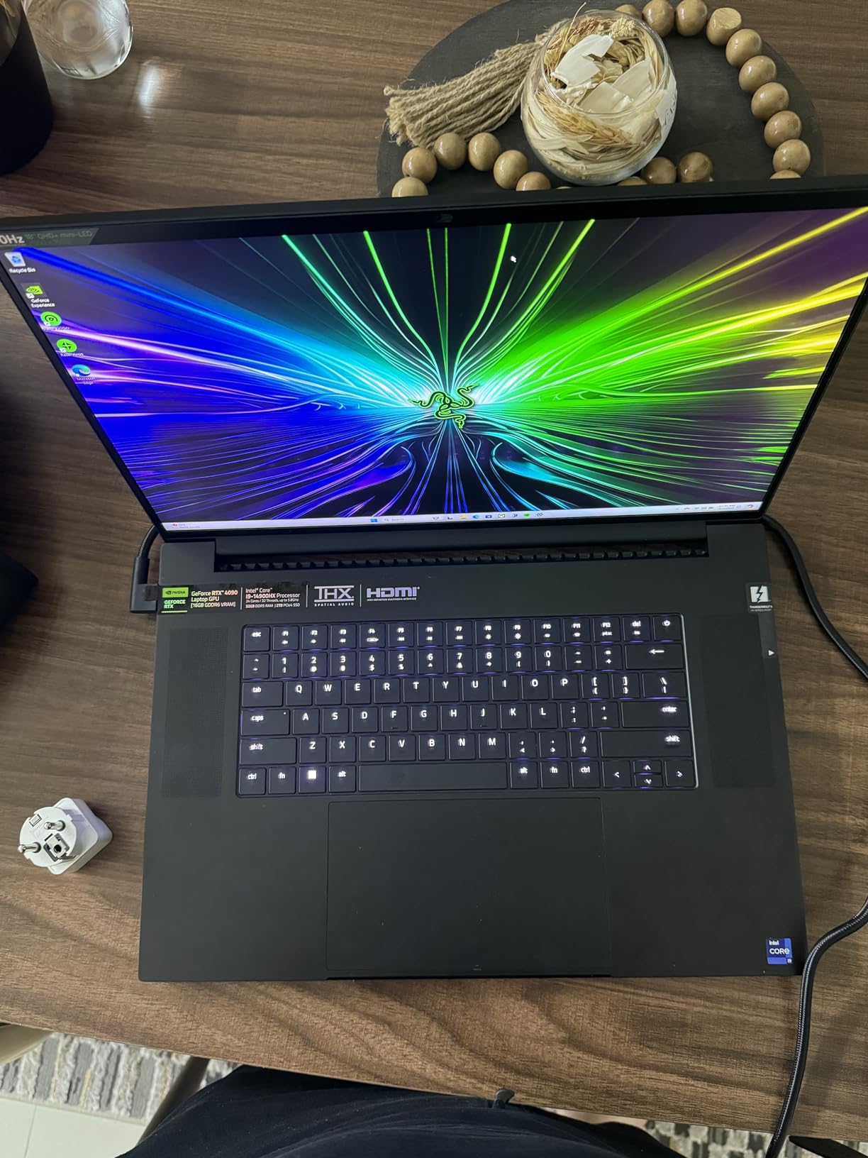 Razer Blade 18 Gaming Laptop: NVIDIA GeForce RTX 4090 - Intel Core i9 14900HX 14th Gen CPU - 18 Razer Blade 18 Gaming Laptop: NVIDIA GeForce RTX 4090 - Intel Core i9 14900HX 14th Gen CPU - 18