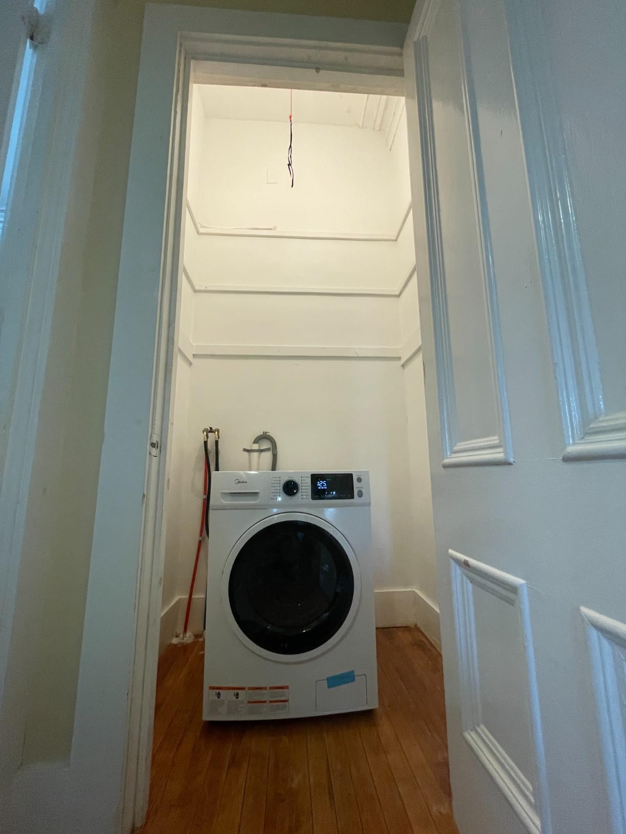 Midea 24 Inch Washer and Dryer Combo, All in One Washer and Dryer 2.7 cu.ft 26lbs, Ventless Washing Machine, Steam Care, Overnight Dry, 1400 RPM, 16 Cycles Front Load Washer, Full-Automatic, White - Customer Photo 5