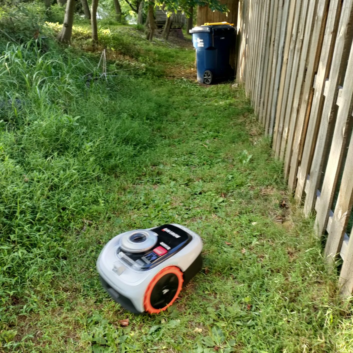 Segway Navimow i105N Robot Lawn Mower Perimeter Wire Free 1/8 Acre RTK+Vision Robotic Lawnmower, AI-Assisted Mapping, Virtual Boundary, APP Control, 58dB(A) Quiet, Multi-Zone Management - Customer Photo 2