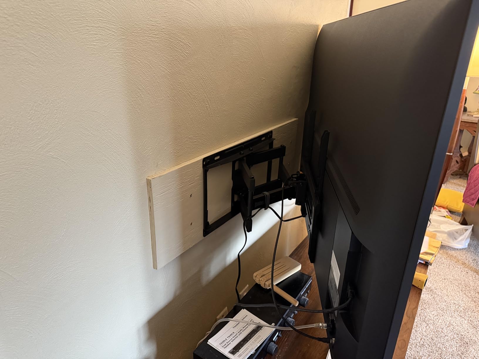 Perlegear Full Motion TV Mount for 26-74 inch TVs, Height Adjustable Pre-Assembled TV Wall Mount with Dual Articulating Arms, Tool-Free Tilt, Swivel, Fits 16