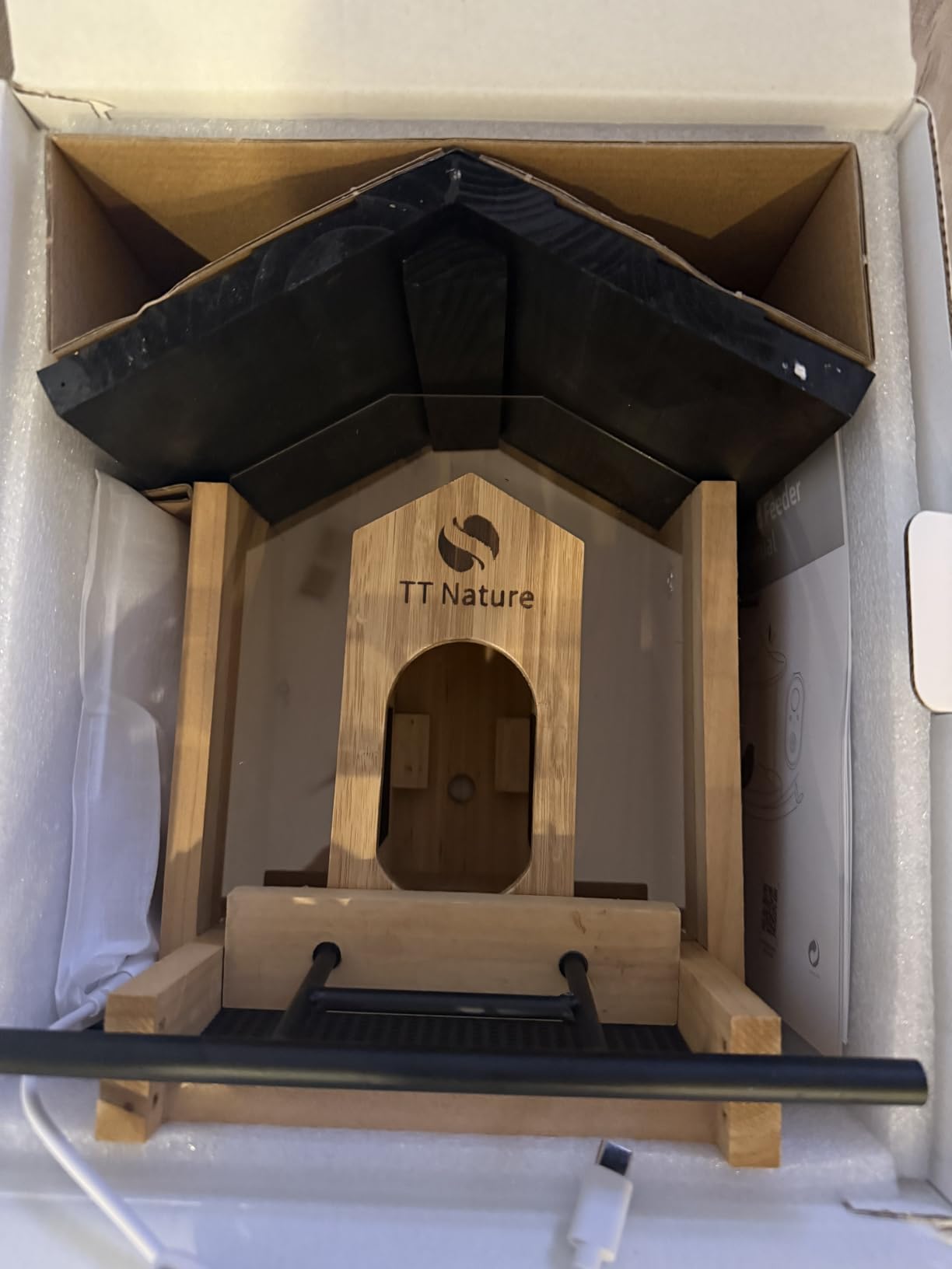 TT Nature Bird Feeder with Camera, Upgraded 1.5L Smart Birdhouse Al Identify for 10000 Plus Species, Auto Capture & Real-time Notifications, Ideal Gift for Bird Lovers (Iron Roof) - Customer Photo 1