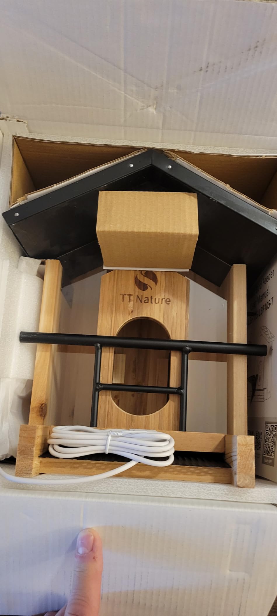 TT Nature Bird Feeder with Camera, Upgraded 1.5L Smart Birdhouse Al Identify for 10000 Plus Species, Auto Capture & Real-time Notifications, Ideal Gift for Bird Lovers (Iron Roof) - Customer Photo 2