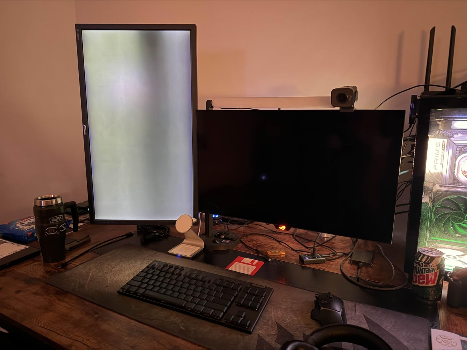 ASUS ROG Strix XG27AQDMG 27-inch QHD OLED Gaming Monitor - Glossy OLED, 240Hz, 0.03ms, 99% DCI-P3 - Customer Photo 1