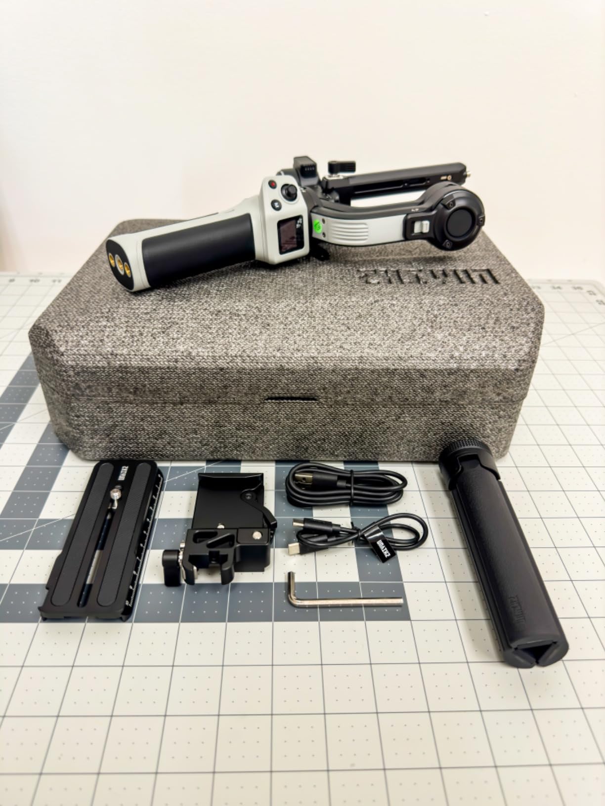 ZHIYUN CINEPEER Weebill 3E, 3-Axis Lightweight Gimbal Stabilizer for DSLR & Mirrorless Camera Canon/Sony/Panasonic/Nikon, 3KG Payload, Native Vertical Shooting, Bluetooth Shutter Control Customer Review ZHIYUN CINEPEER Weebill 3E, 3-Axis Lightweight Gimbal Stabilizer for DSLR & Mirrorless Camera Canon/Sony/Panasonic/Nikon, 3KG Payload, Native Vertical Shooting, Bluetooth Shutter Control - Customer Photo 4