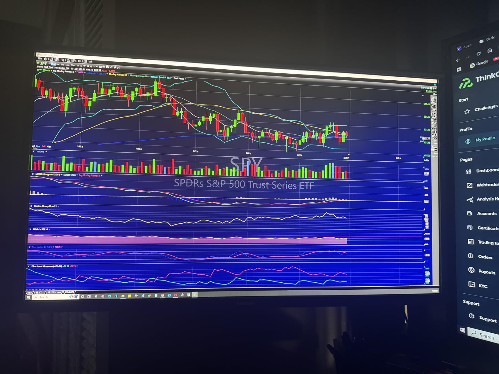 SAMSUNG 27-Inch ViewFinity S7 (S70D) Series 4K UHD High Resolution Monitor with HDR10, Multiple Ports, Easy Setup Stand, Advanced Eye Care, LS27D702EANXGO, 2024 - Customer Photo 1