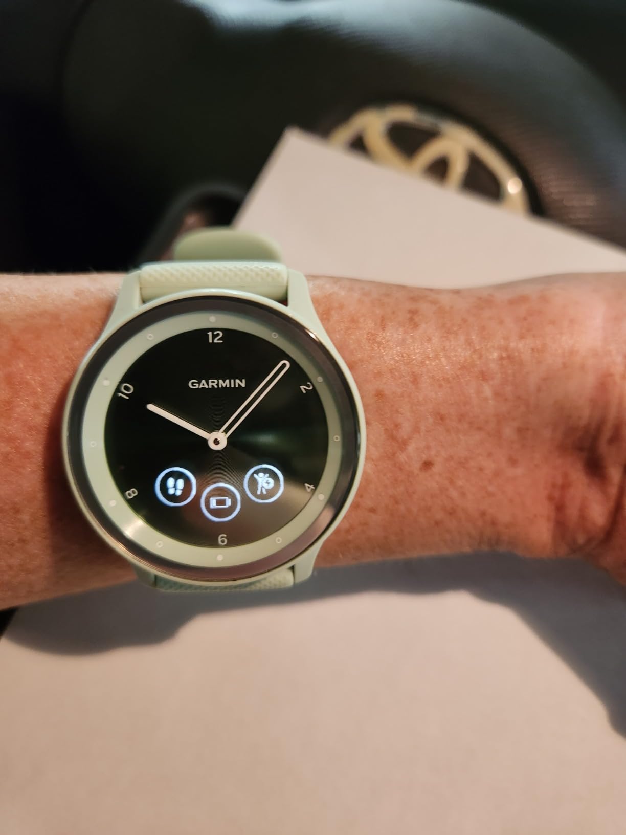 Garmin vivomove Sport, Hybrid Smartwatch, Health and Wellness Features, Touchscreen, Cocoa (Renewed) - Customer Photo 4