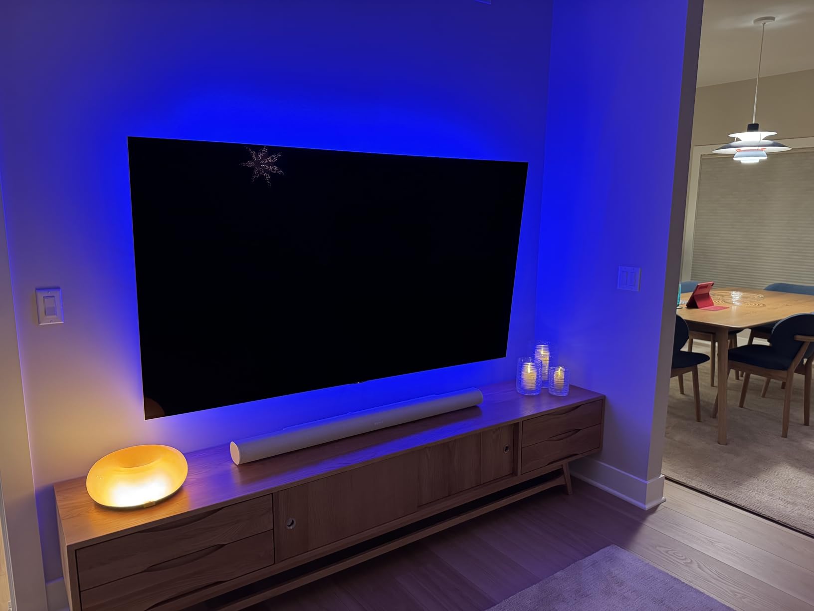 PHILIPS Hue Indoor 10 Ft Smart RGBWW LED Solo Lightstrip Base Kit, 1 Pack, Control with Hue App, LED Strip Lights Compatible with Alexa, Google Assistant and Apple HomeKit - Customer Photo 1