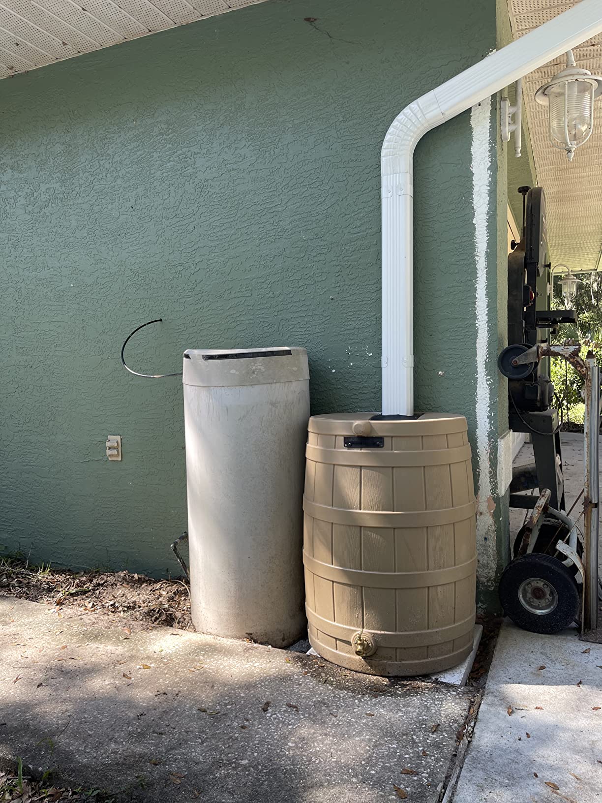 Good Ideas Rain Wizard 50 Gallon Plastic Outdoor Home Water Storage Tank Rain Barrel Collector with Brass Spigot and Flat Back Design, Gray - Customer Photo 2