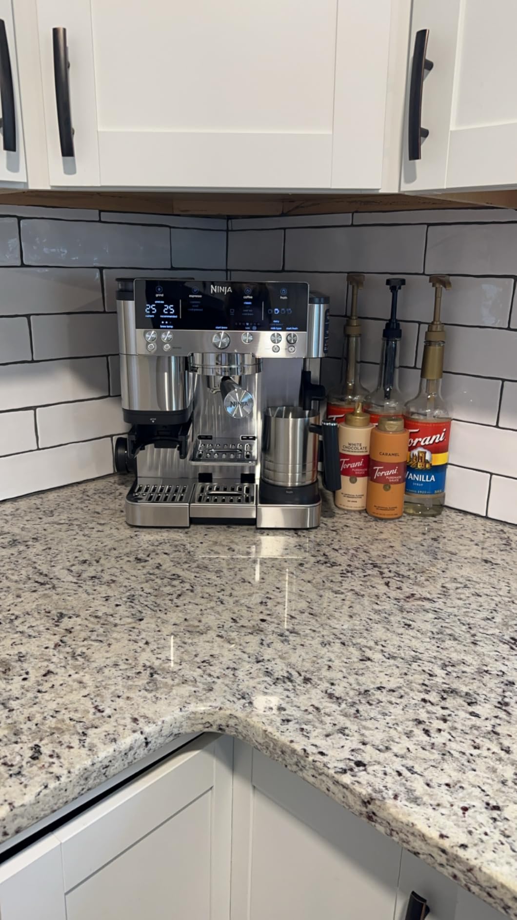 Ninja Luxe Café 3-in-1 Espresso, Drip Coffee and Cold Brew Machine | Integrated Coffee Grinder, Milk Frother, Assisted Tamper & Built-In Espresso Accessory Storage | Stainless Steel | ES601 - Customer Photo 2
