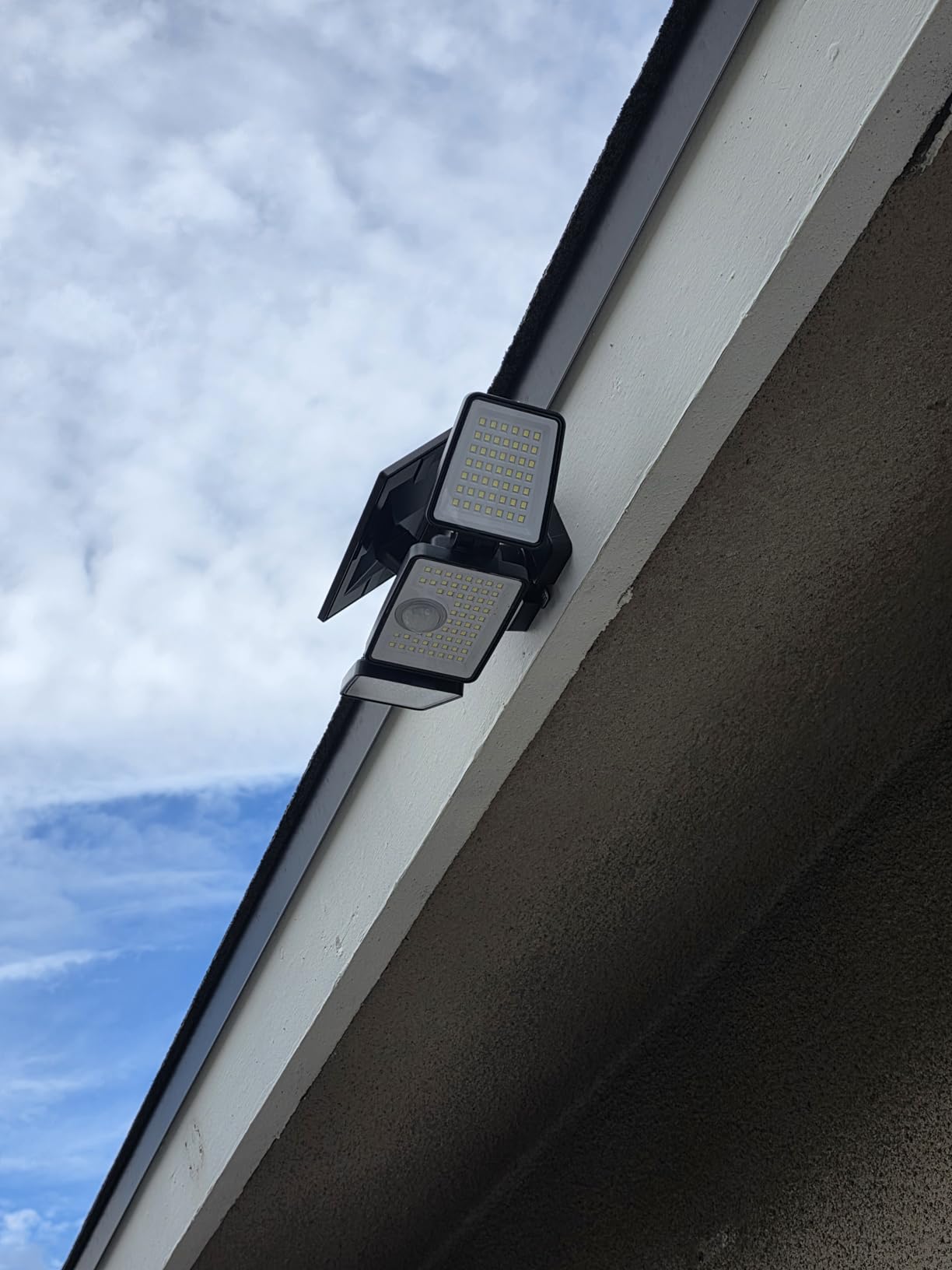daphino 2500LM Solar Lights Outdoor with Motion Sensor,3 Head 270° Wide Angle Street Area Lights, IP65 Waterproof Security Lighting with 3 Modes(Non-Remote,2 Pcs) - Customer Photo 2