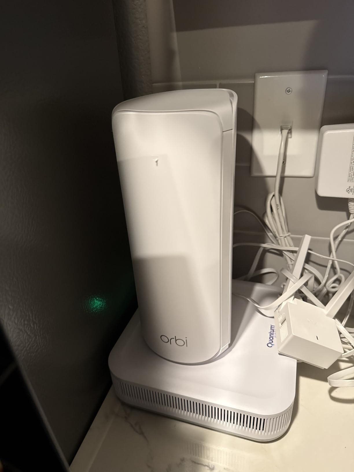 NETGEAR Orbi 770 Series Tri-Band WiFi 7 Mesh Network System (RBE773) - Router + 2 Satellite Extenders, Security Features, Up to 11Gbps, Covers up to 8,000 sq. ft., 100 Devices, 2.5 Gig Internet Port - Customer Photo 2