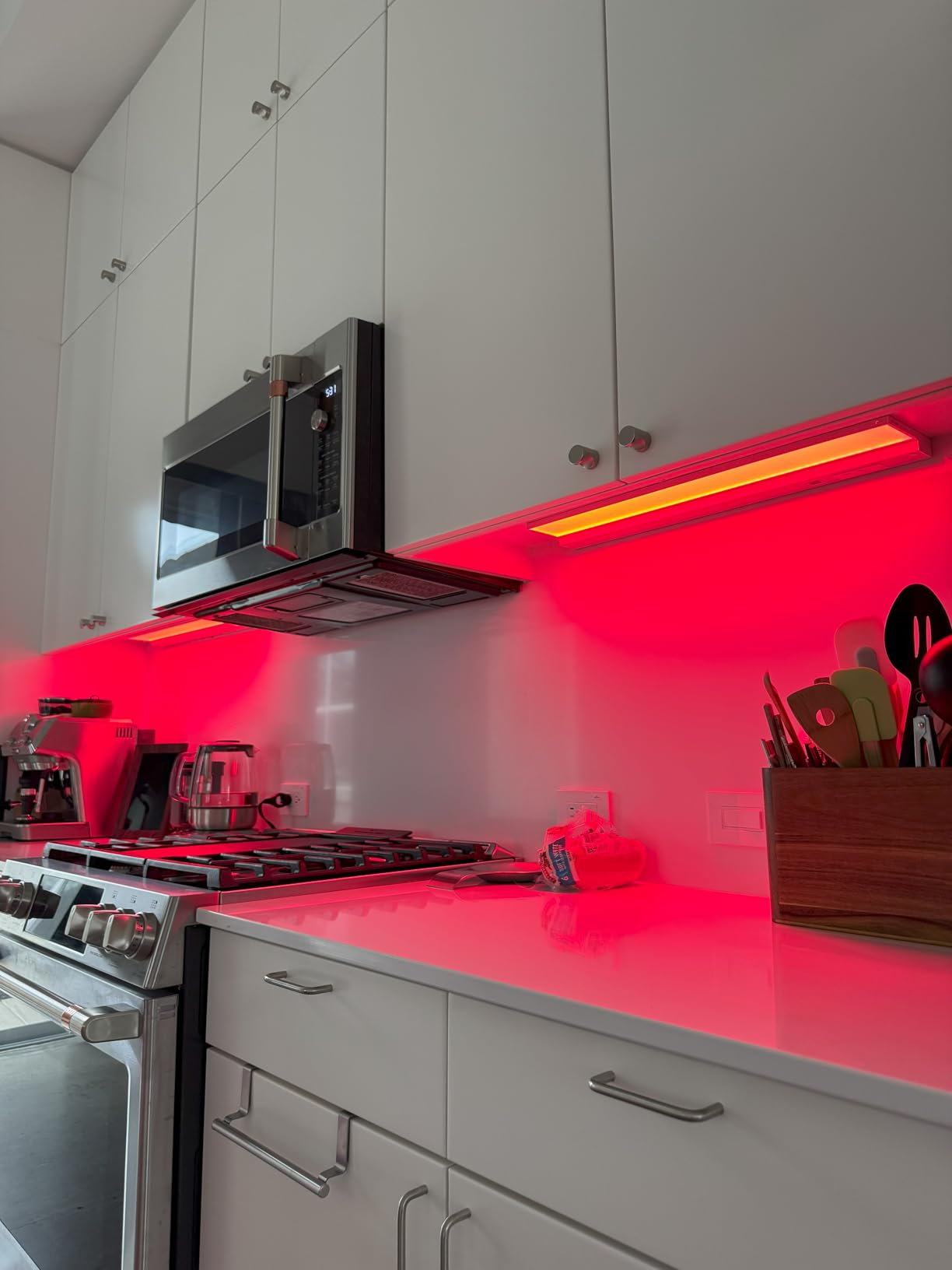 GE Cync Reveal HD+ Smart Undercabinet Light Fixture, Color Changing Undercab Light, Smart Wi-Fi Kitchen Light, Works with Alexa and Google Home, 18-in Bar Customer Review GE Cync Reveal HD+ Smart Undercabinet Light Fixture, Color Changing Undercab Light, Smart Wi-Fi Kitchen Light, Works with Alexa and Google Home, 18-in Bar - Customer Photo 1