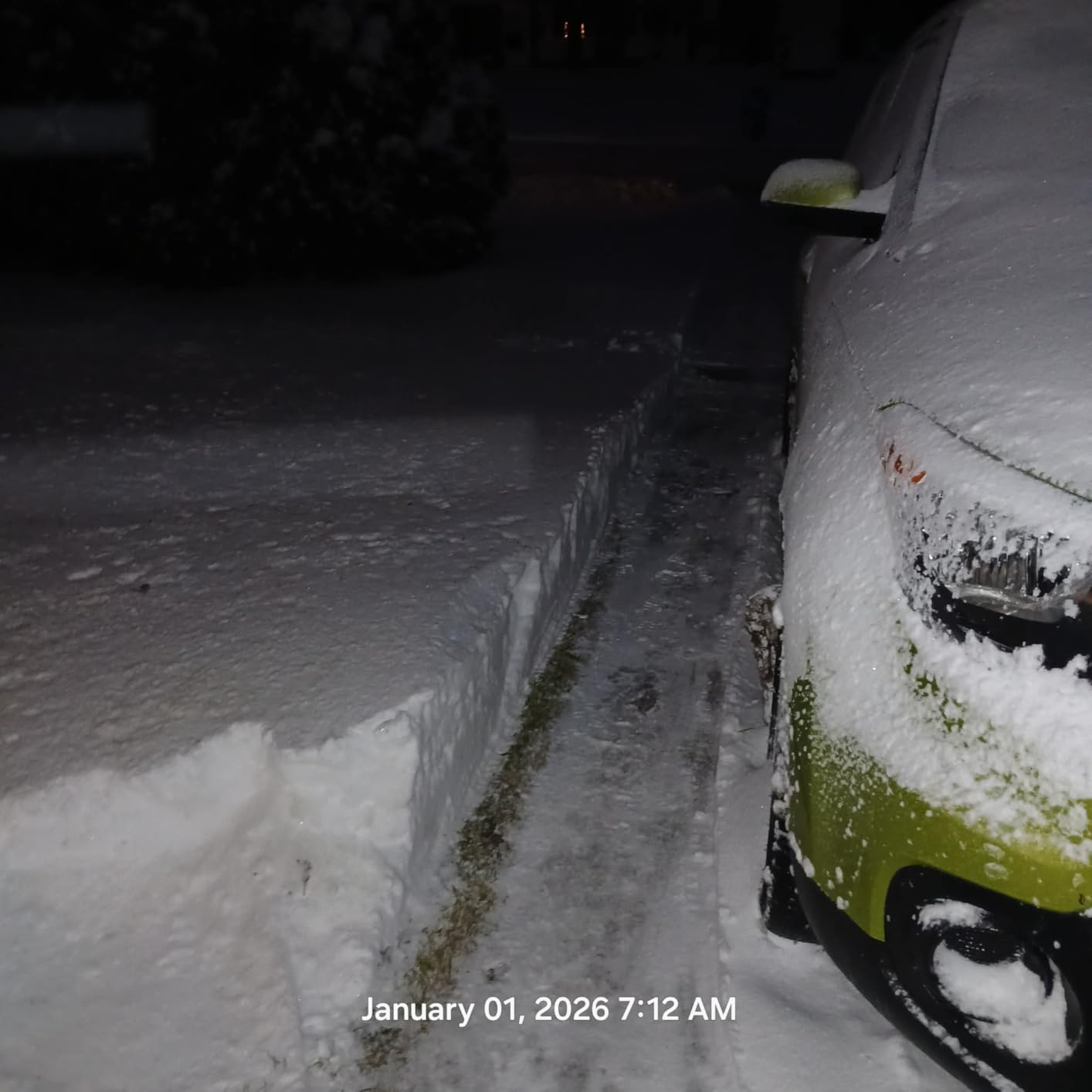 Westinghouse WSnow22 48V Cordless Snow Blower 22 Inch Kit, Steel Auger, LED Lights, 1600W Brushless Motor, 25ft Throwing Distance, Plows 840lbs/min, Compatible with Snow Joe Batteries - Customer Photo 1