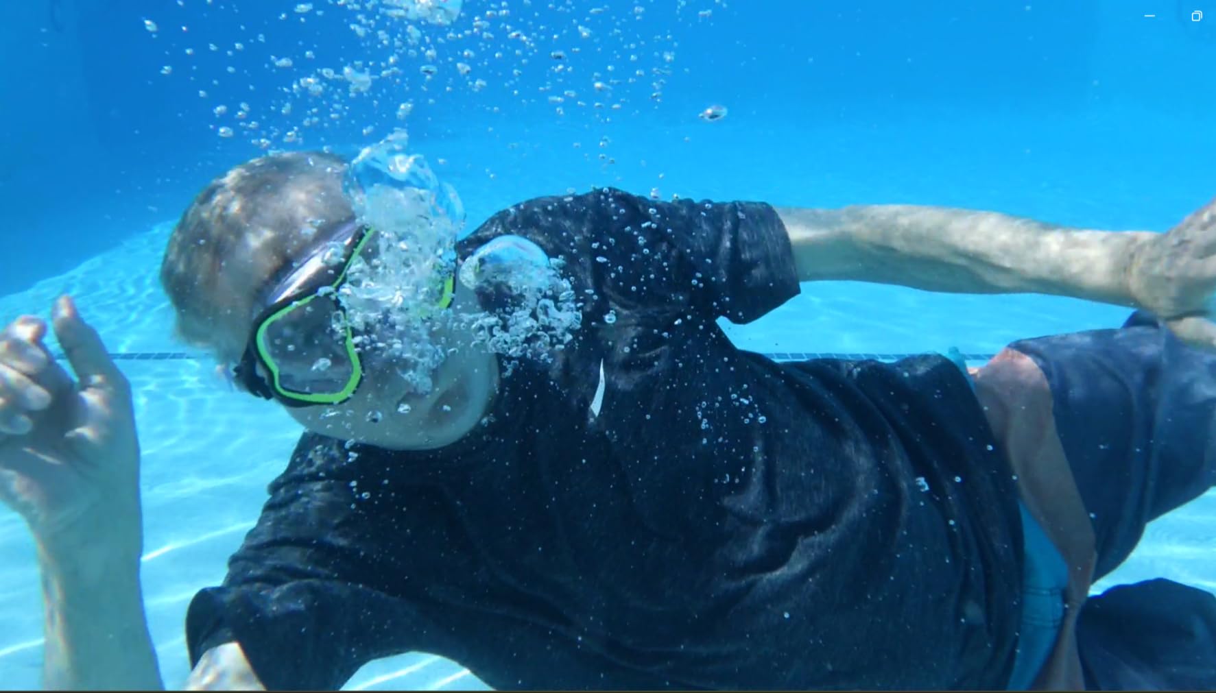 PENTAX WG-8 Black All-Weather Adventure Camera, Featuring Outstanding Waterproof, dustproof, Shock-Resistant Performance, Multi-Application Ring Light for Macro Photography and Webcam Function Customer Review PENTAX WG-8 Black All-Weather Adventure Camera, Featuring Outstanding Waterproof, dustproof, Shock-Resistant Performance, Multi-Application Ring Light for Macro Photography and Webcam Function - Customer Photo 2