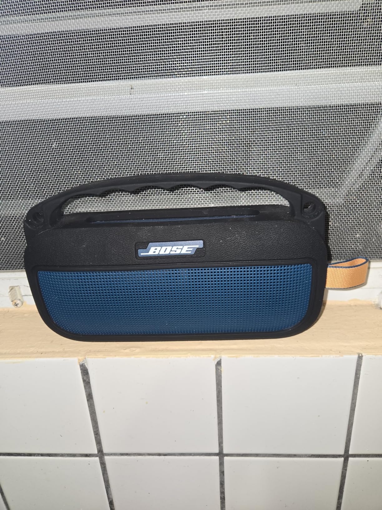 Bose SoundLink Flex Bluetooth Speaker (2nd Gen) - Portable Outdoor Speaker with Hi-Fi Audio, Waterproof and Dustproof, USB-C, Up to 12 Hours Battery Life, Black - Customer Photo 1