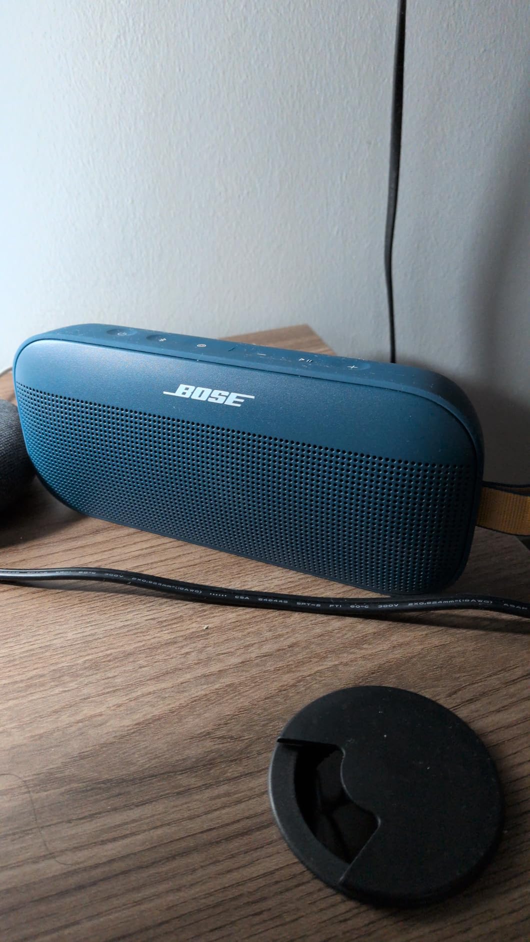 Bose SoundLink Flex Bluetooth Speaker (2nd Gen) - Portable Outdoor Speaker with Hi-Fi Audio, Waterproof and Dustproof, USB-C, Up to 12 Hours Battery Life, Black - Customer Photo 2