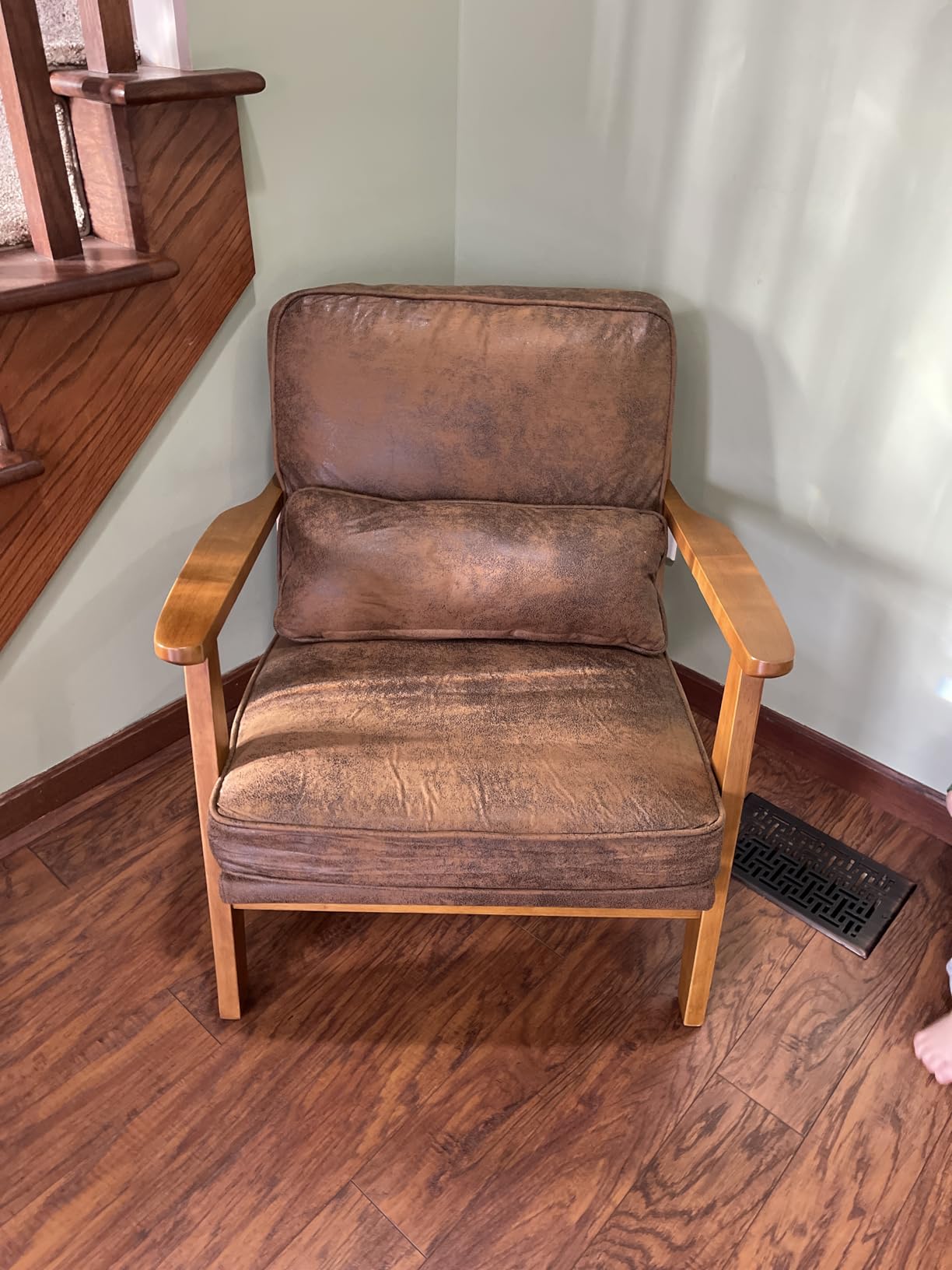 VINGLI Solid Wood Wide Armrests Accent Chair,Upholstered Mid Century Modern Chair with Pillow,Comfy Reading Chair Farmhouse Arm Chair,Chairs Living Room,Bedroom,Guest Room,Linen Fabric,Beige - Customer Photo 2