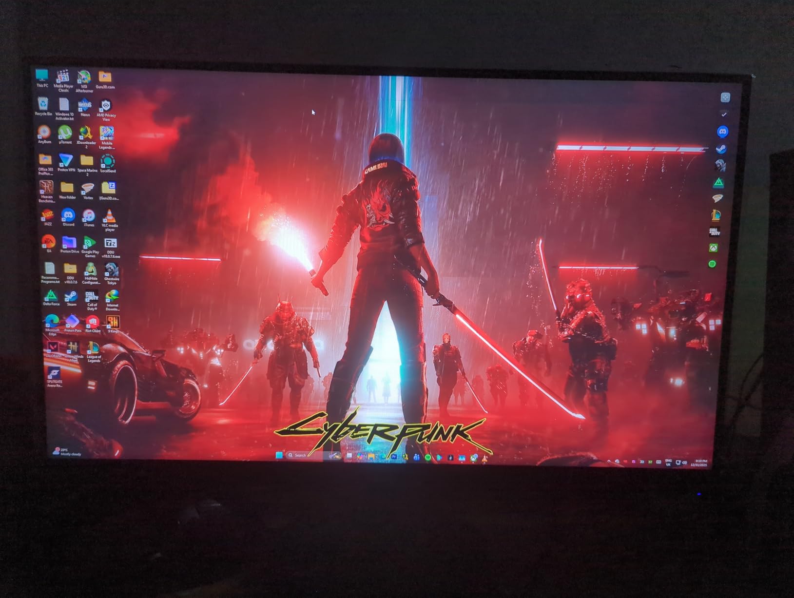 acer Nitro 27 Inch QHD 2560 x 1440 IPS Gaming Monitor | AMD FreeSync | Up to 180Hz Refresh | Up to 0.5ms | DCI-P3 95% | HDR 10 Support | One Display Port 1.2 & Two HDMI 2.0 | KG271U N3bmiipx - Customer Photo 1